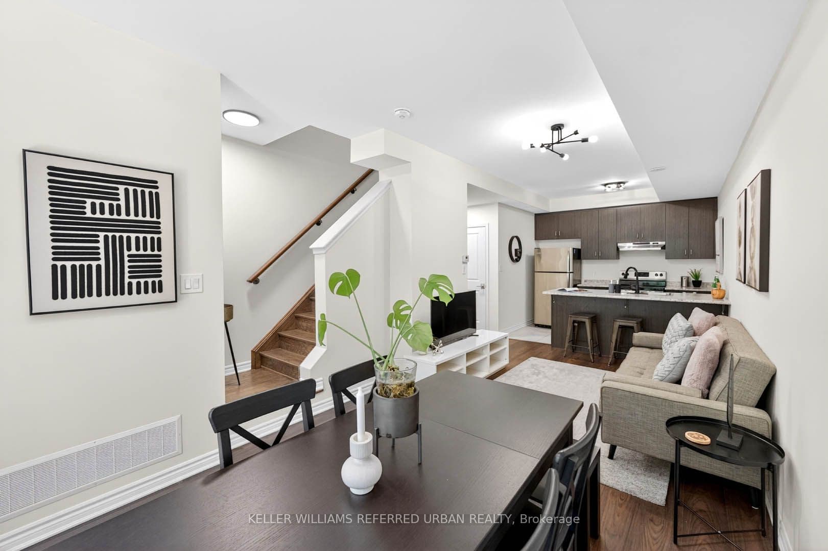 Unit 19 25 Heron Park Place photo 1