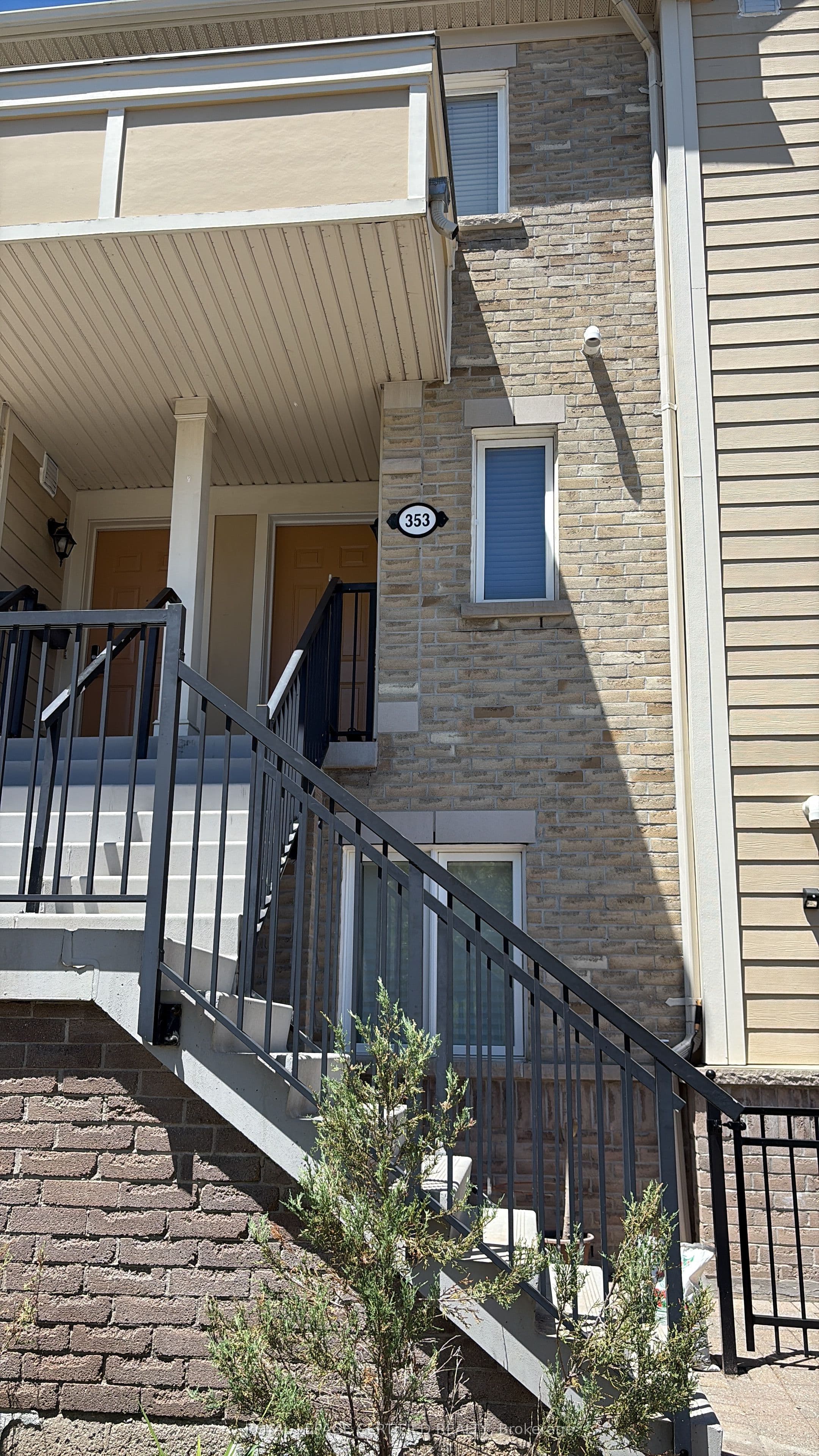Unit 353 4975 Southampton Drive photo 1