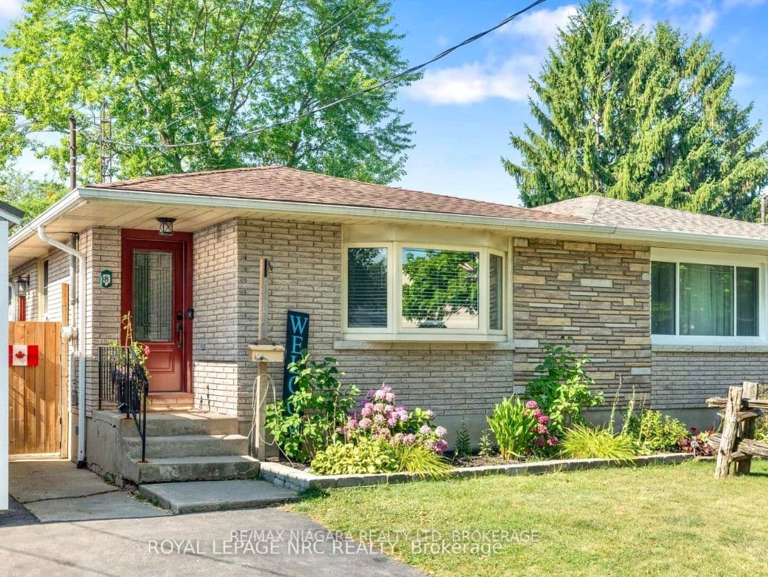 8 Lakehurst Drive photo 1