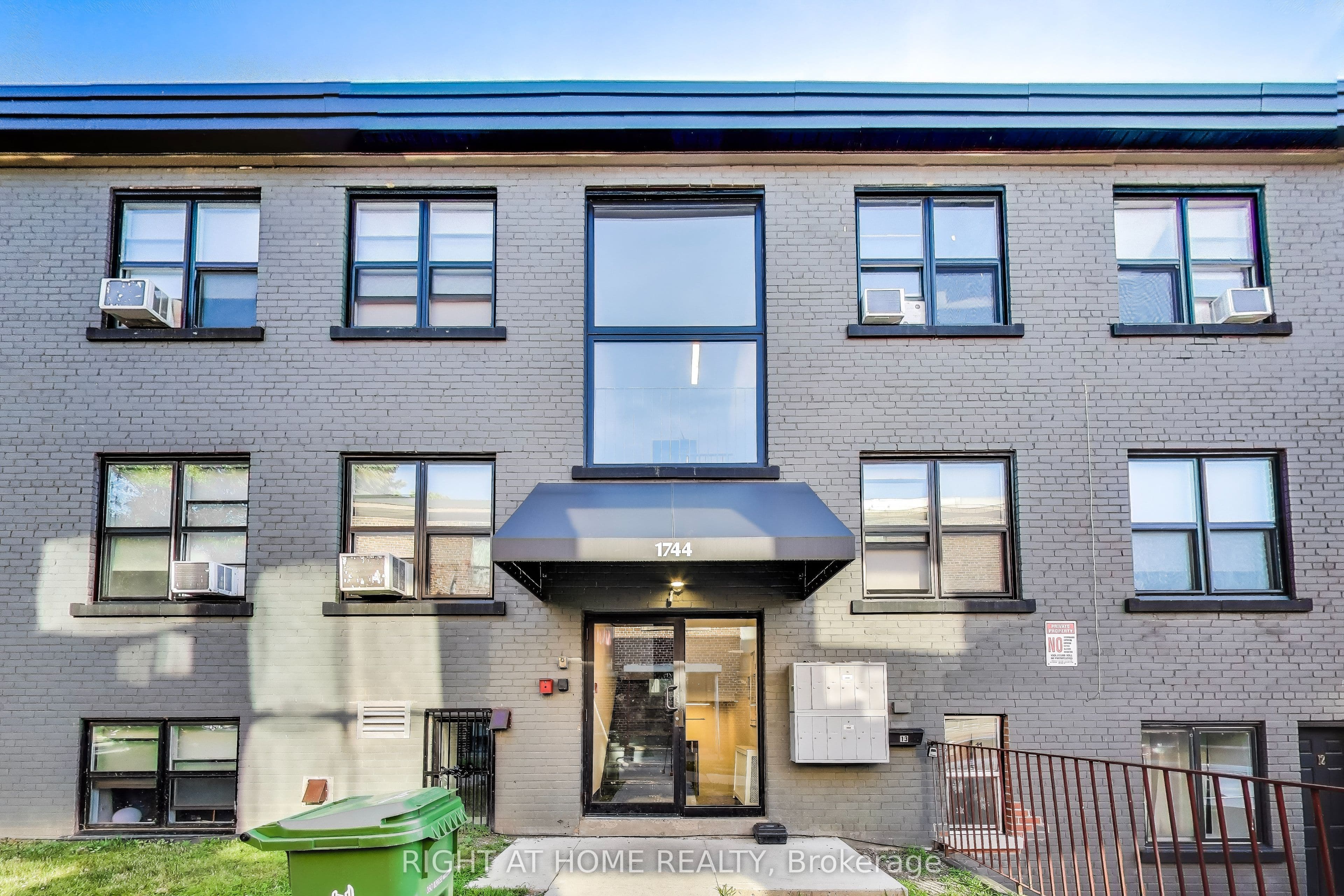 Unit 13 1738 Wilson Avenue photo 1
