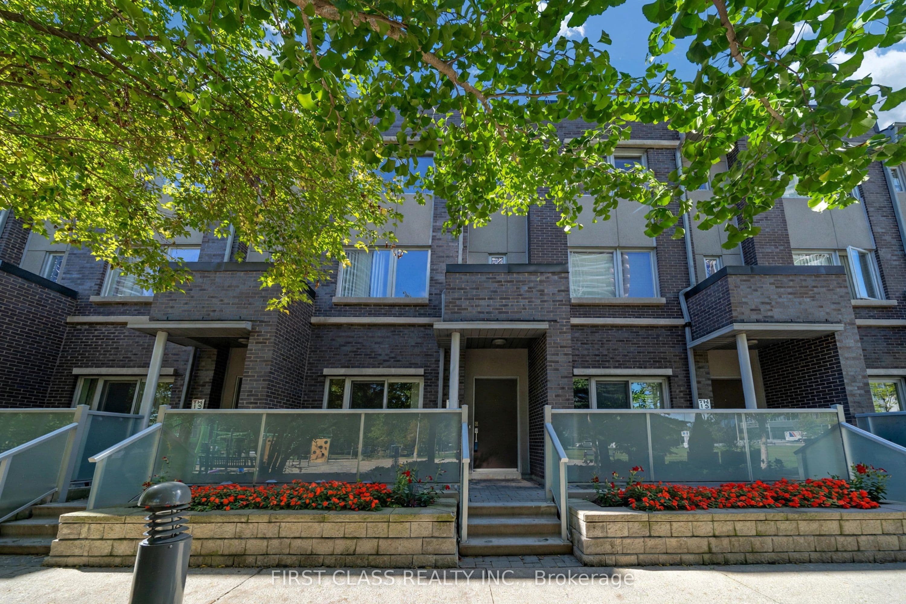 Unit 14 310 Village Green Square photo 1