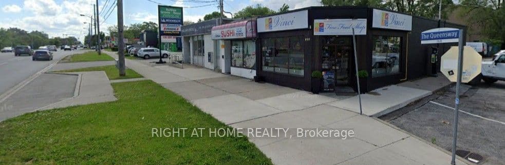 170 The Queensway Way photo 1