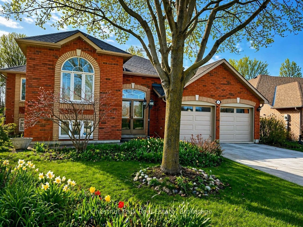 16 Green Pine Crescent photo 1