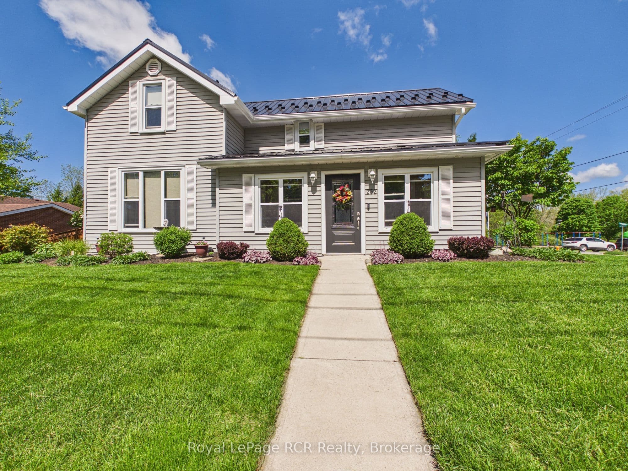 232 William Street photo 1