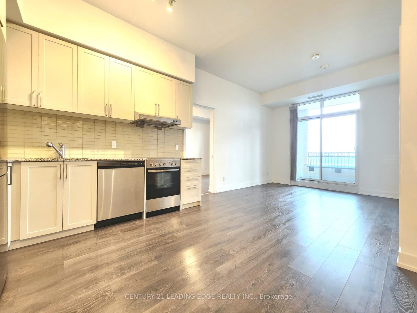 Unit 809E 278 Buchanan Drive photo 1