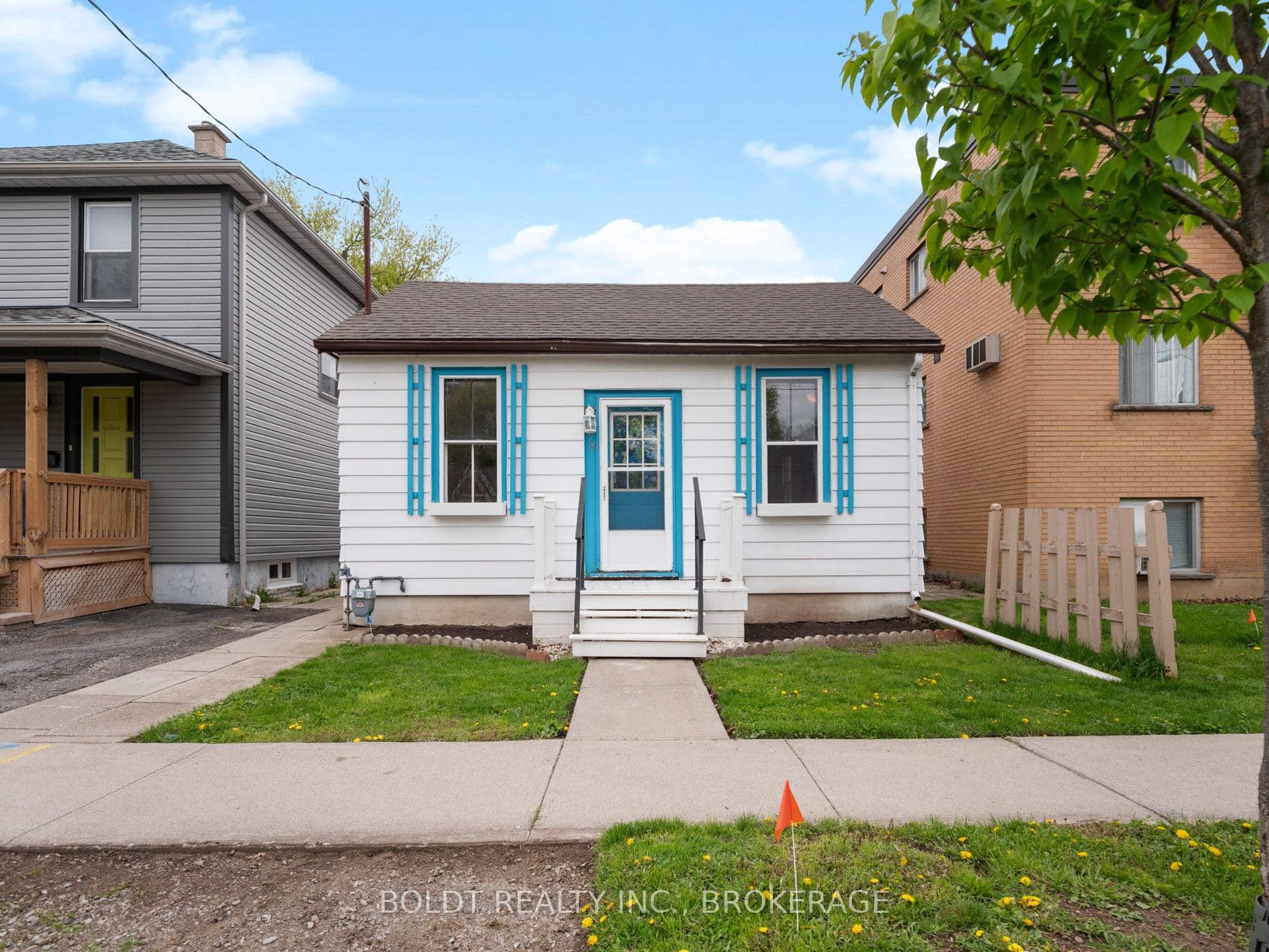 78 Maple Street photo 1