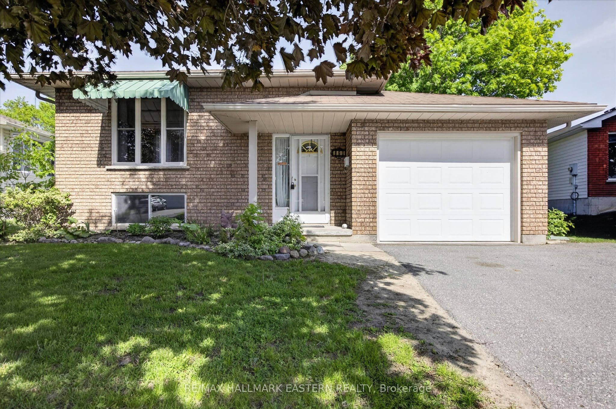 890 Chapel Road photo 1