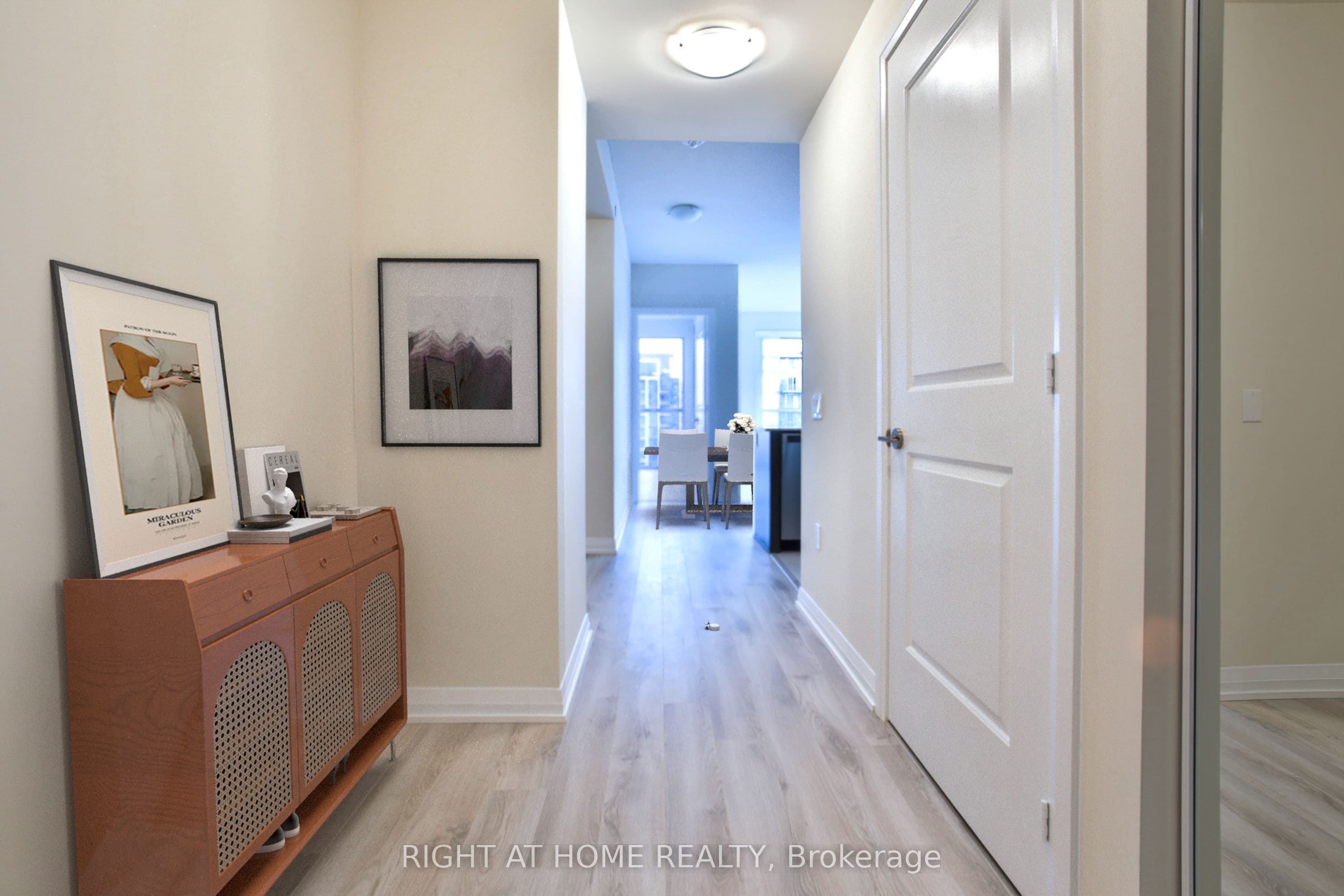 Unit 2014 35 WATERGARDEN Drive photo 1