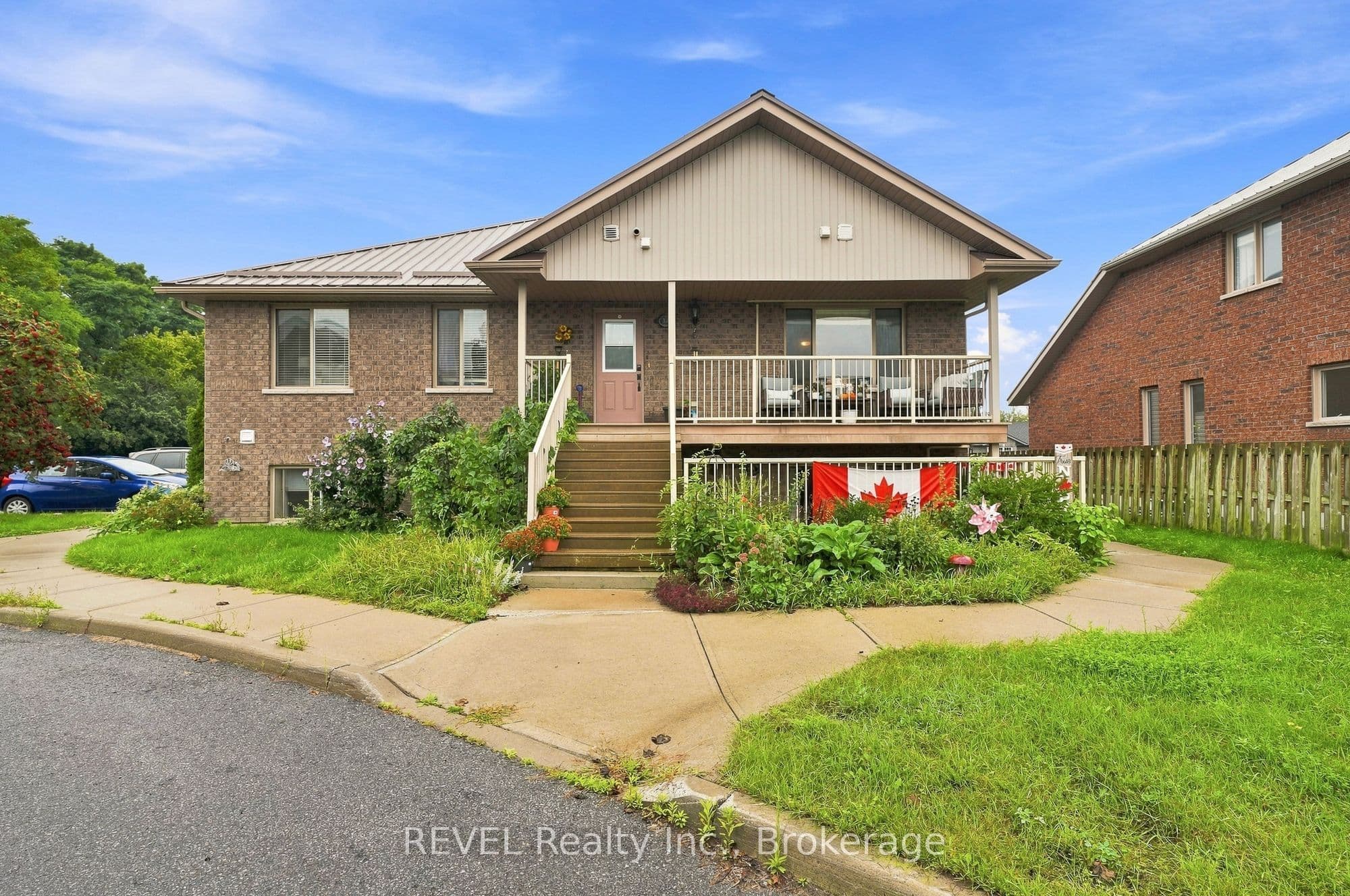 Unit 3A 37 Lakebreeze Court photo 1
