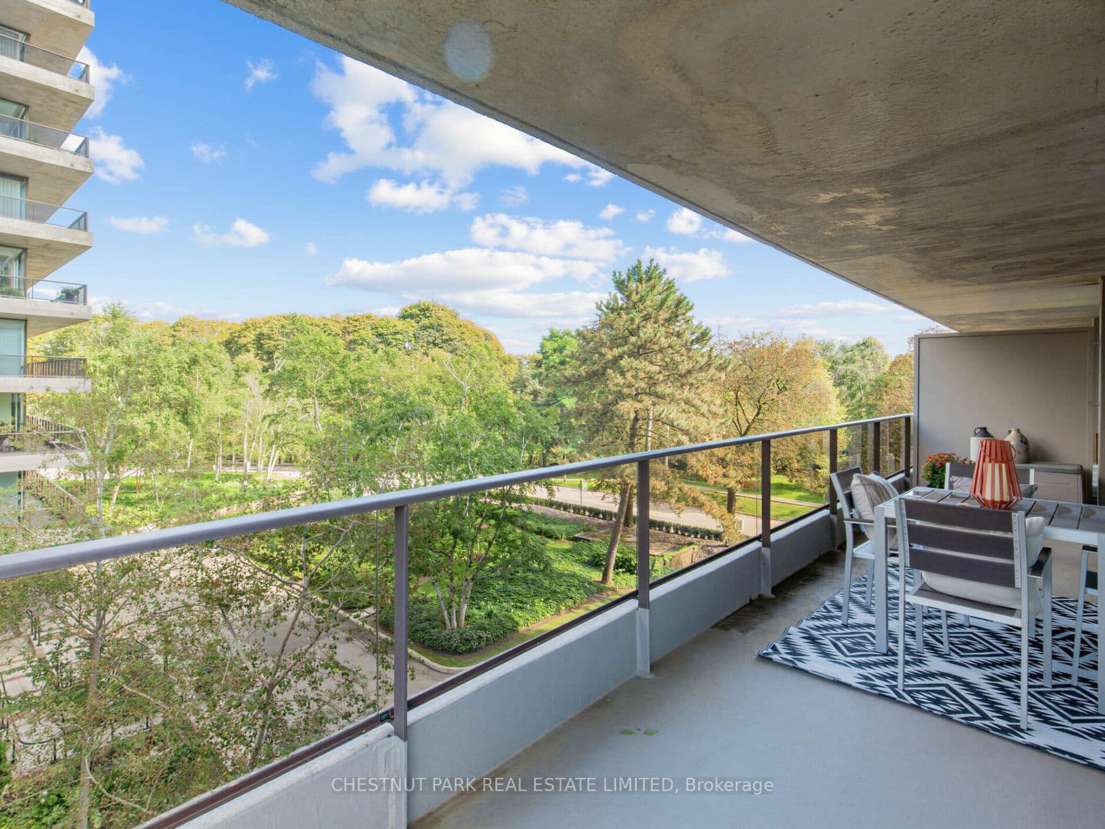 Unit 401 10 Avoca Avenue photo 1