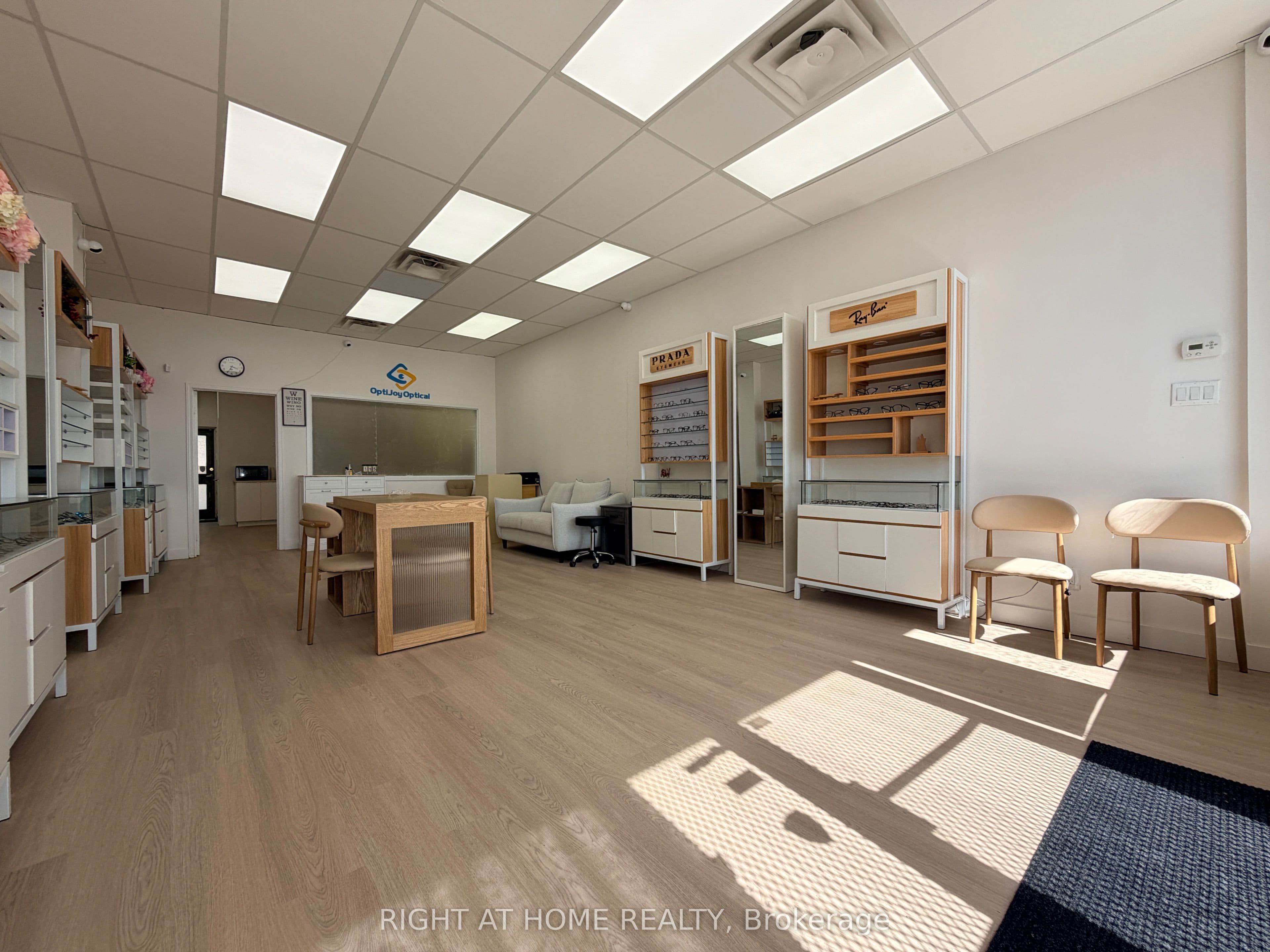 Unit B07 4779 Steeles Avenue photo 1