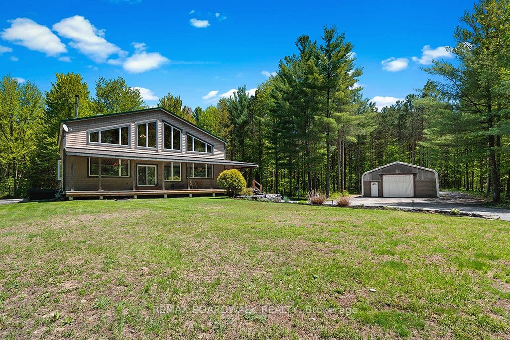 1439 Lacroix Road photo 1