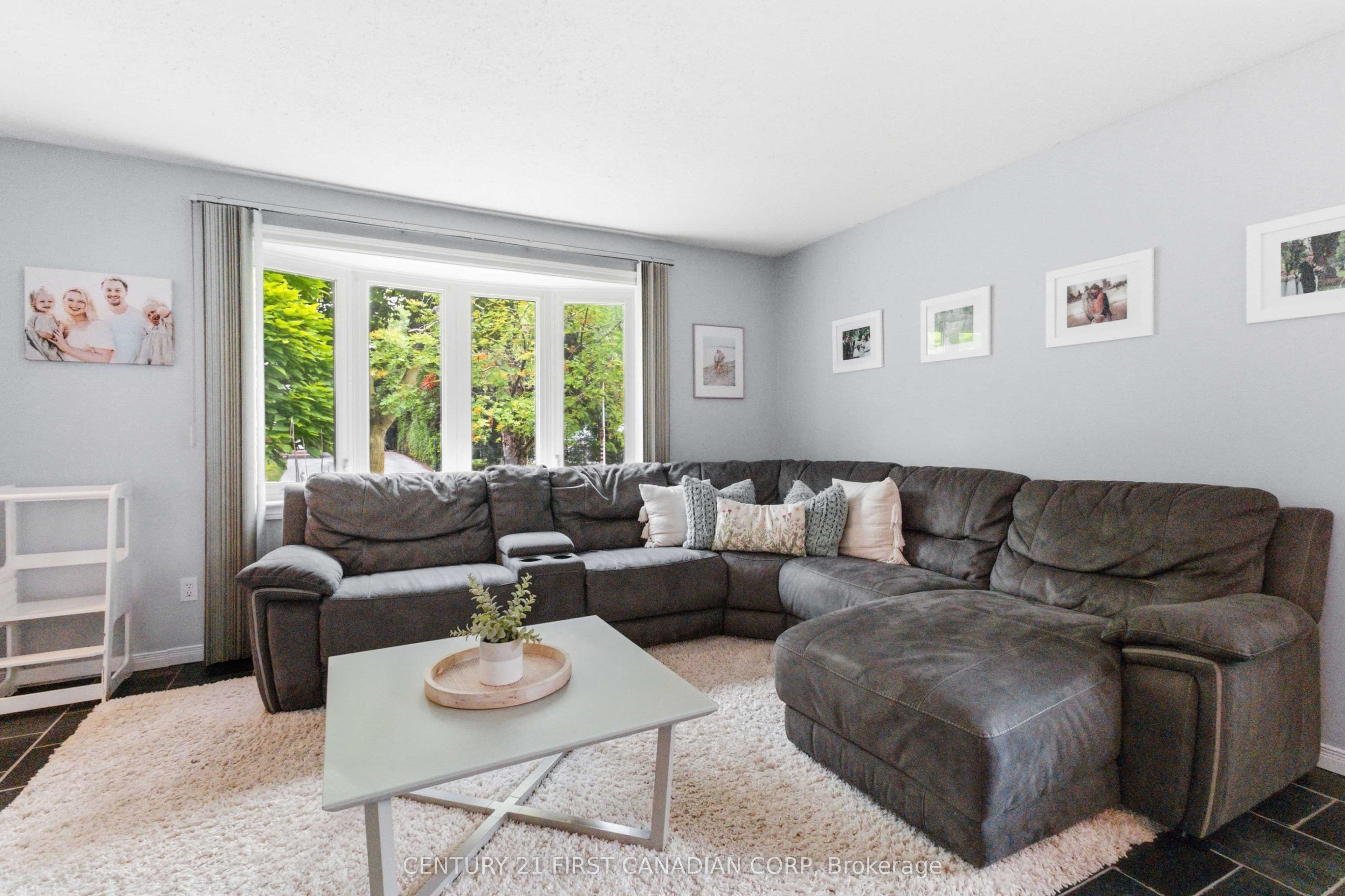 436 FERNDALE Avenue photo 1