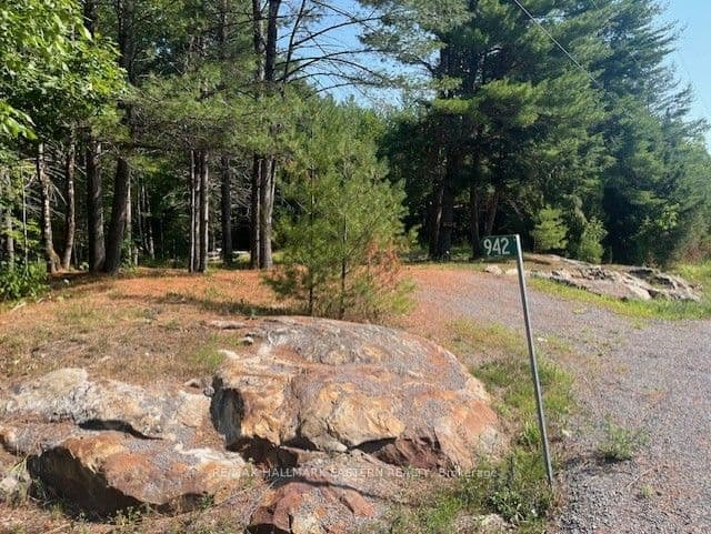 942 Balmer Road photo 1
