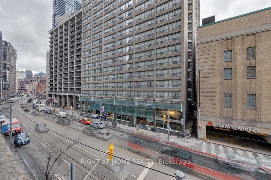 Unit 1710 45 Carlton Street photo 1
