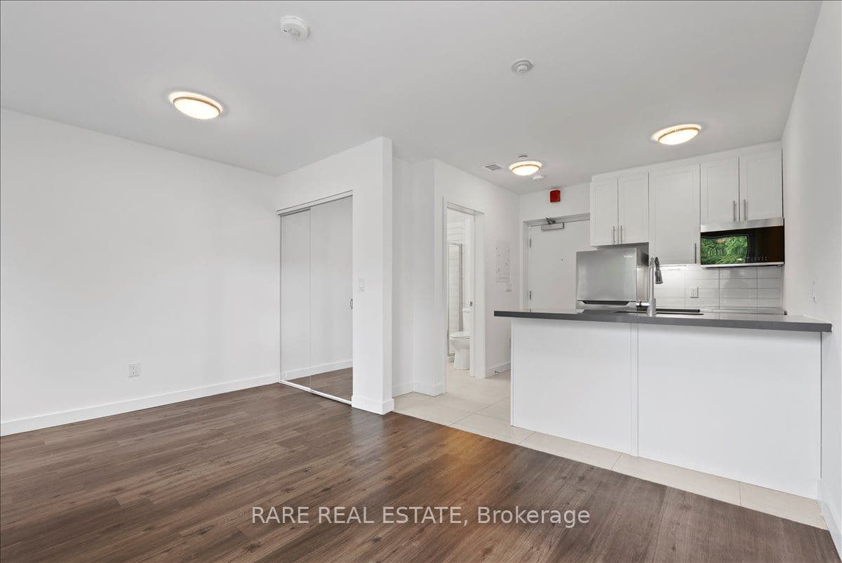 Unit 106 10 Garfella Drive photo 1
