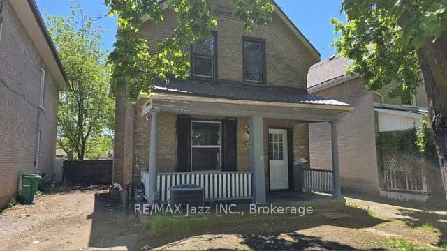 629 Brown Street photo 1