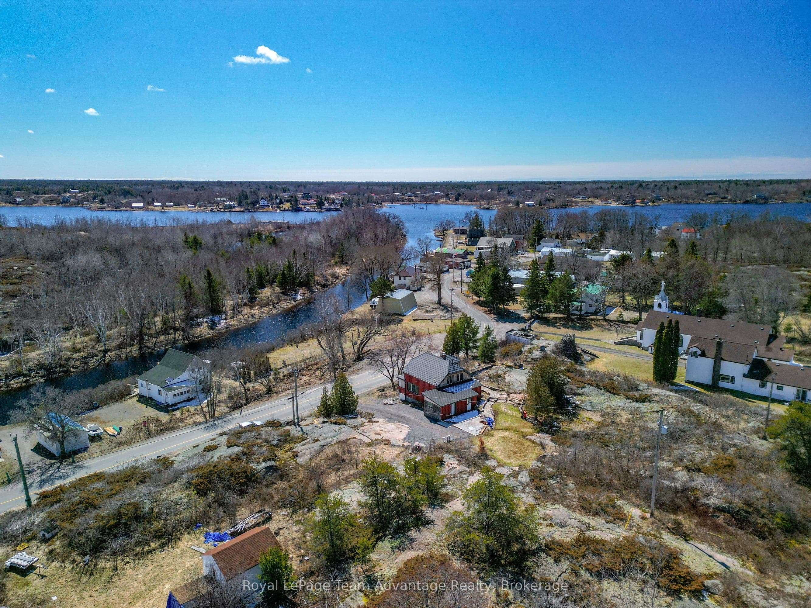945 Riverside Drive photo 1