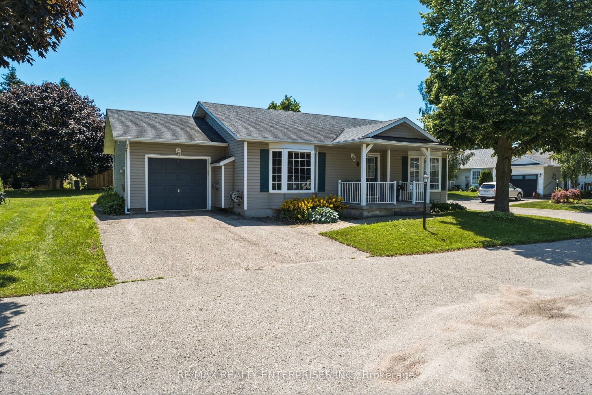 1 Huron Court photo 1