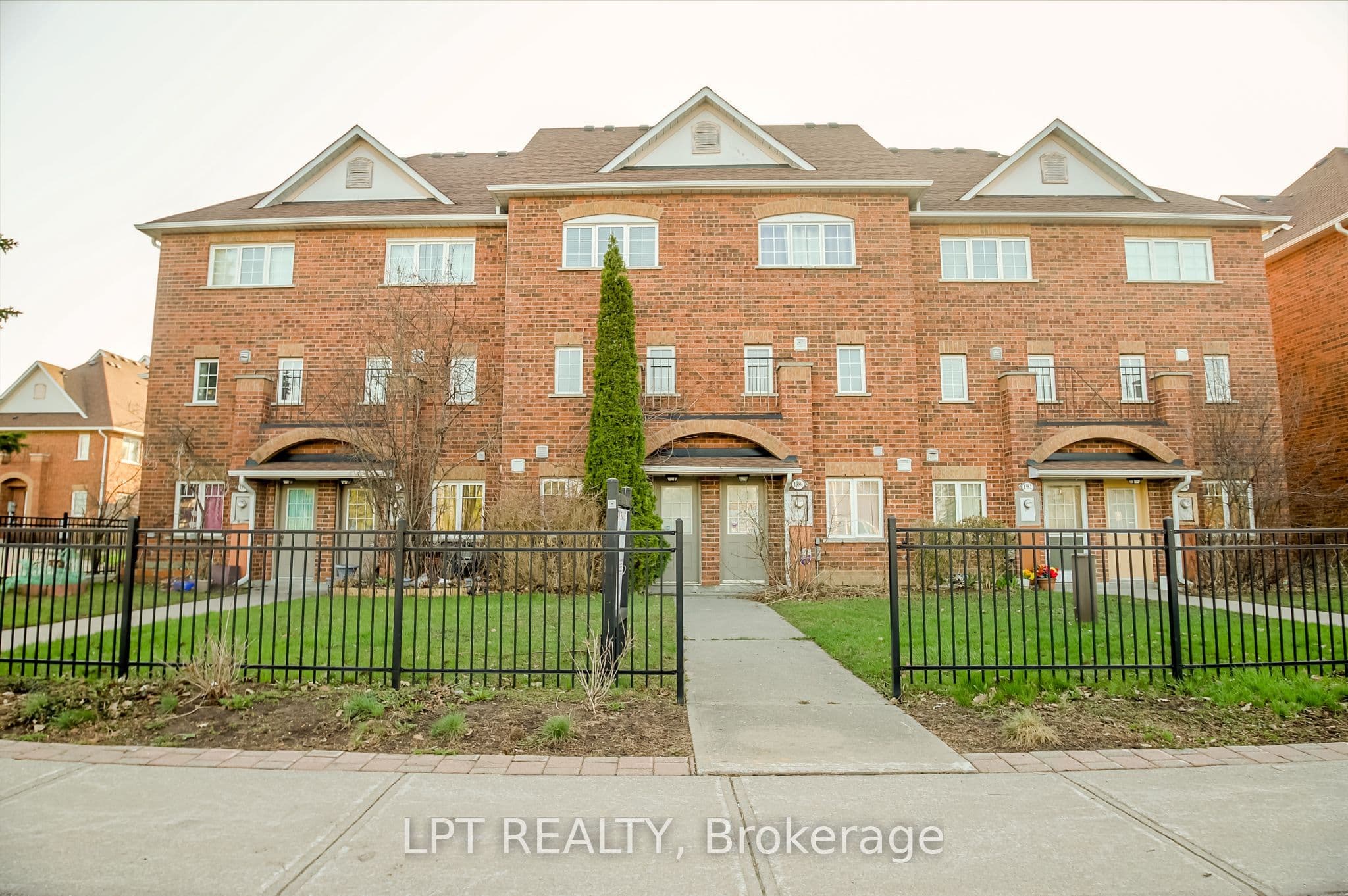 Unit 36 1378 Meadowvale Road photo 1