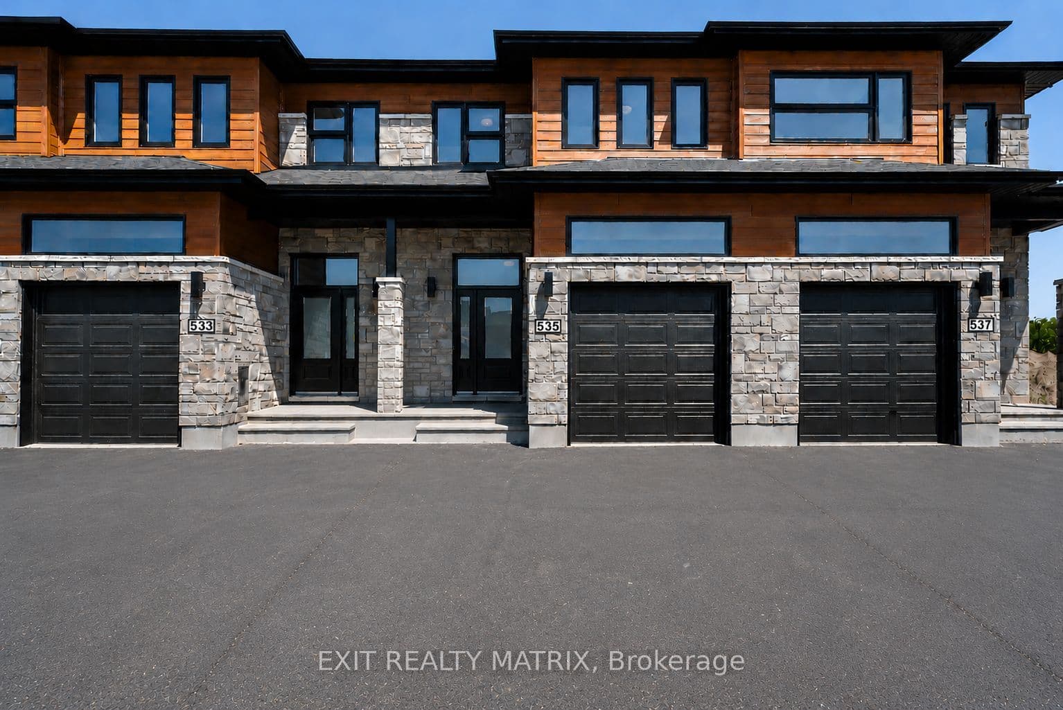 535 Regina Street photo 1