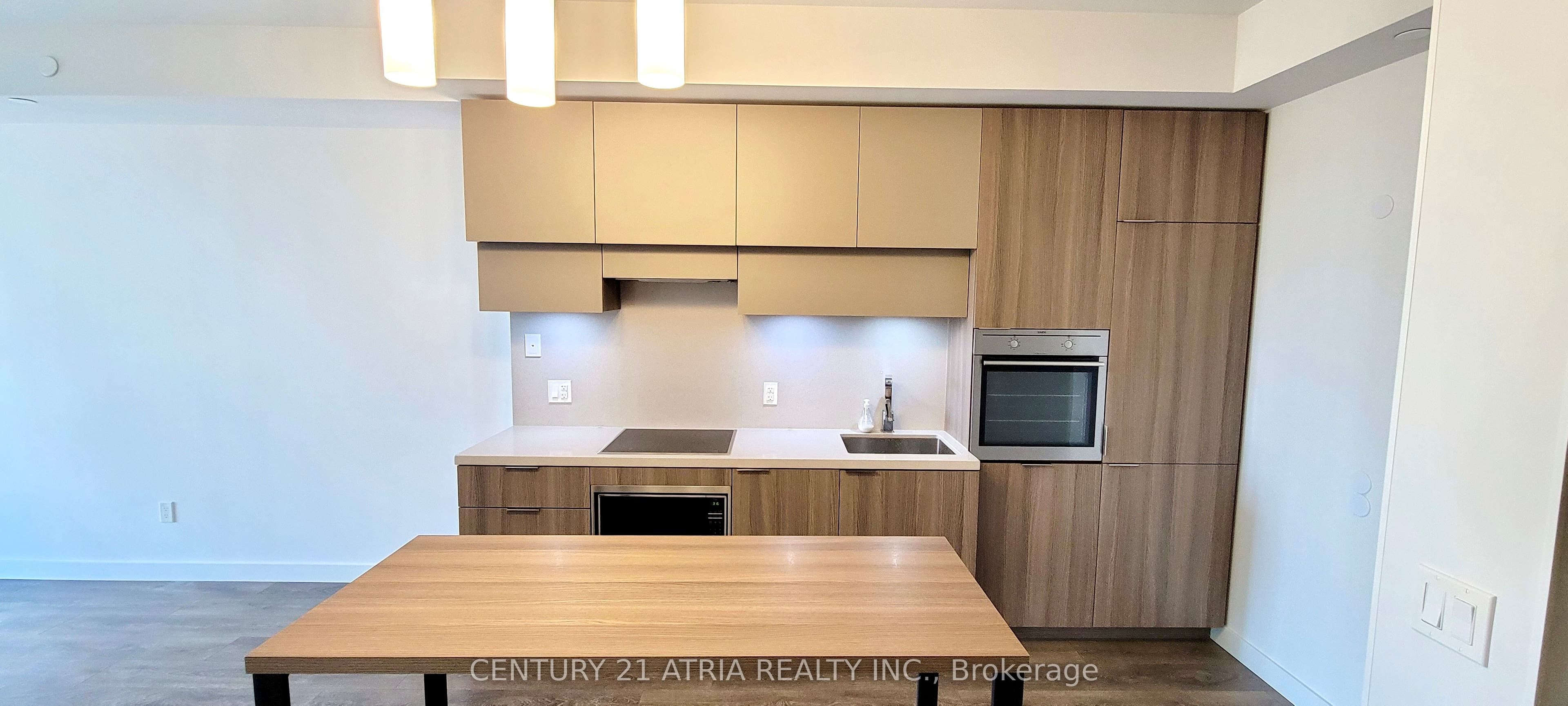 Unit 806 8 Eglinton Avenue photo 1