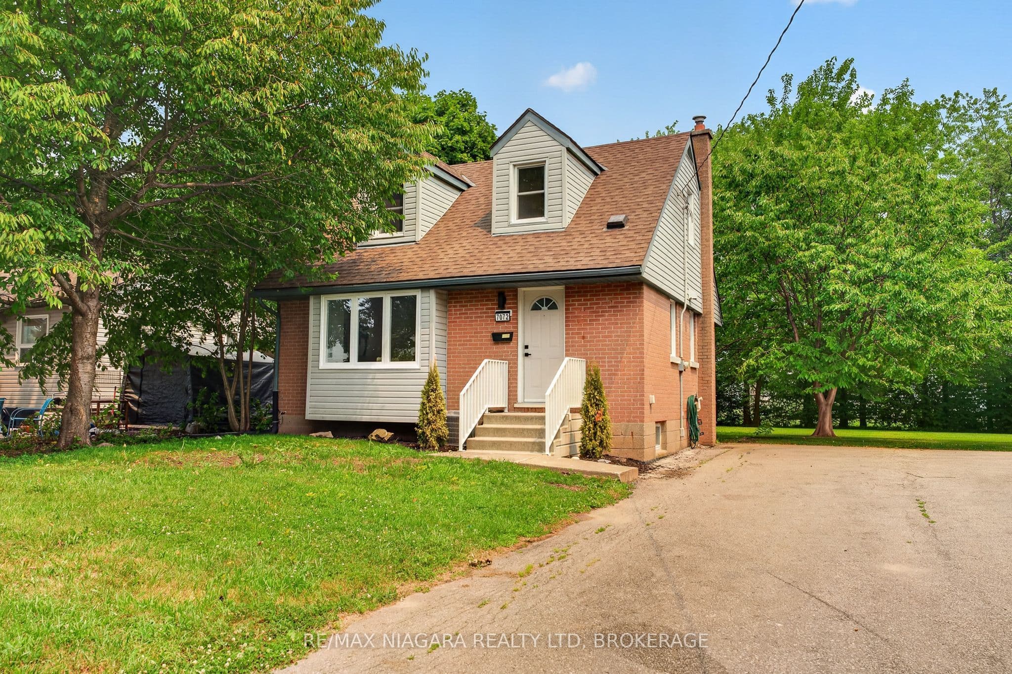 7072 Dell Avenue photo 1