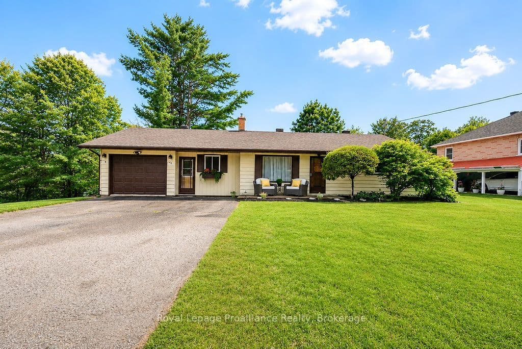 304 Hastings Street photo 1