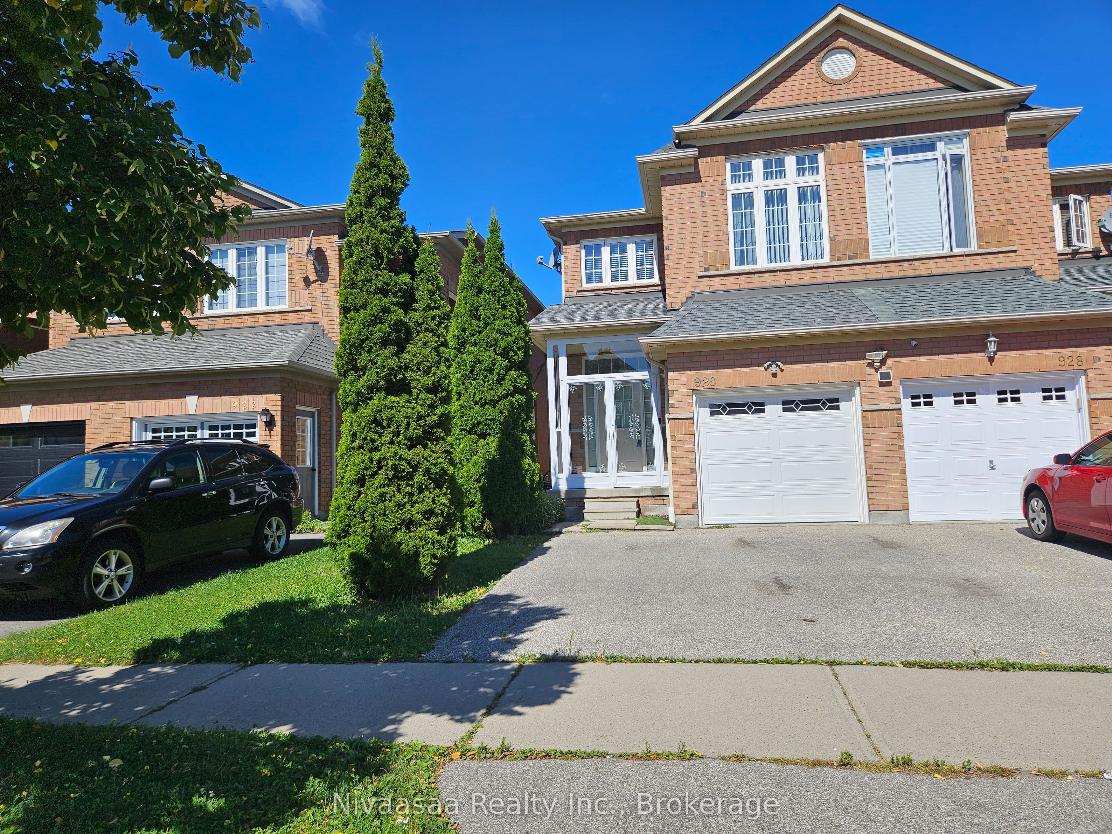 926 Ledbury Crescent photo 1