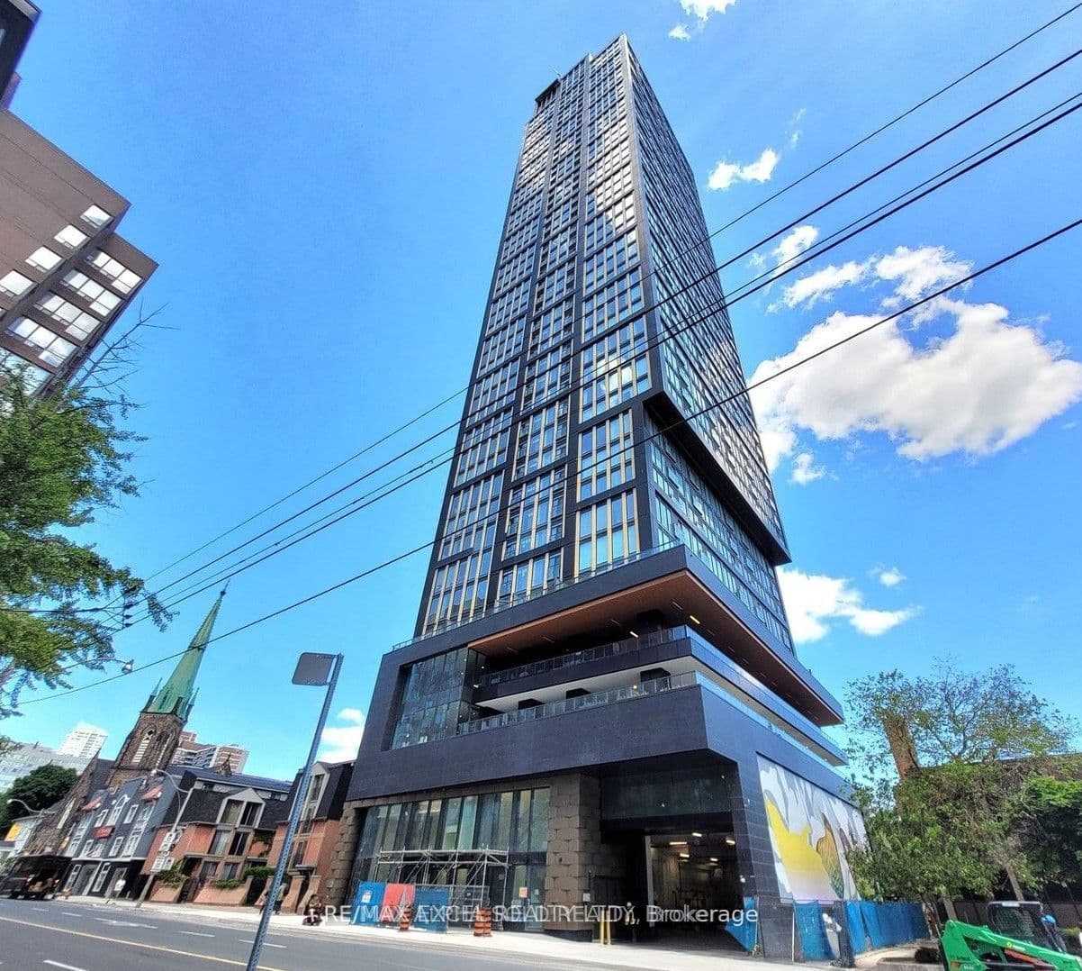 Unit 4808 319 Jarvis Street photo 1