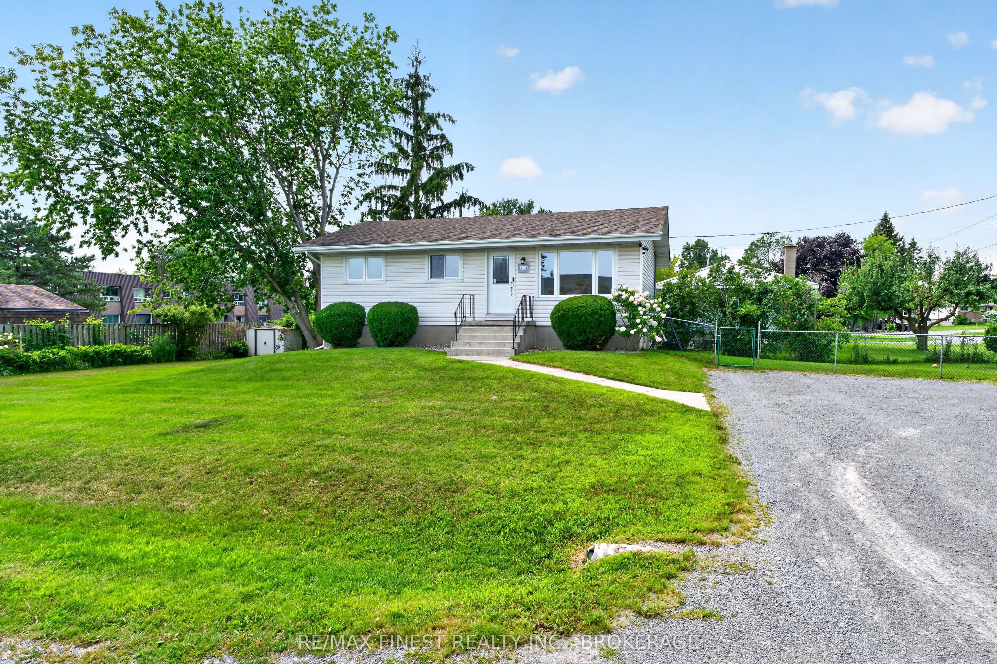 183 Westbury Avenue photo 1