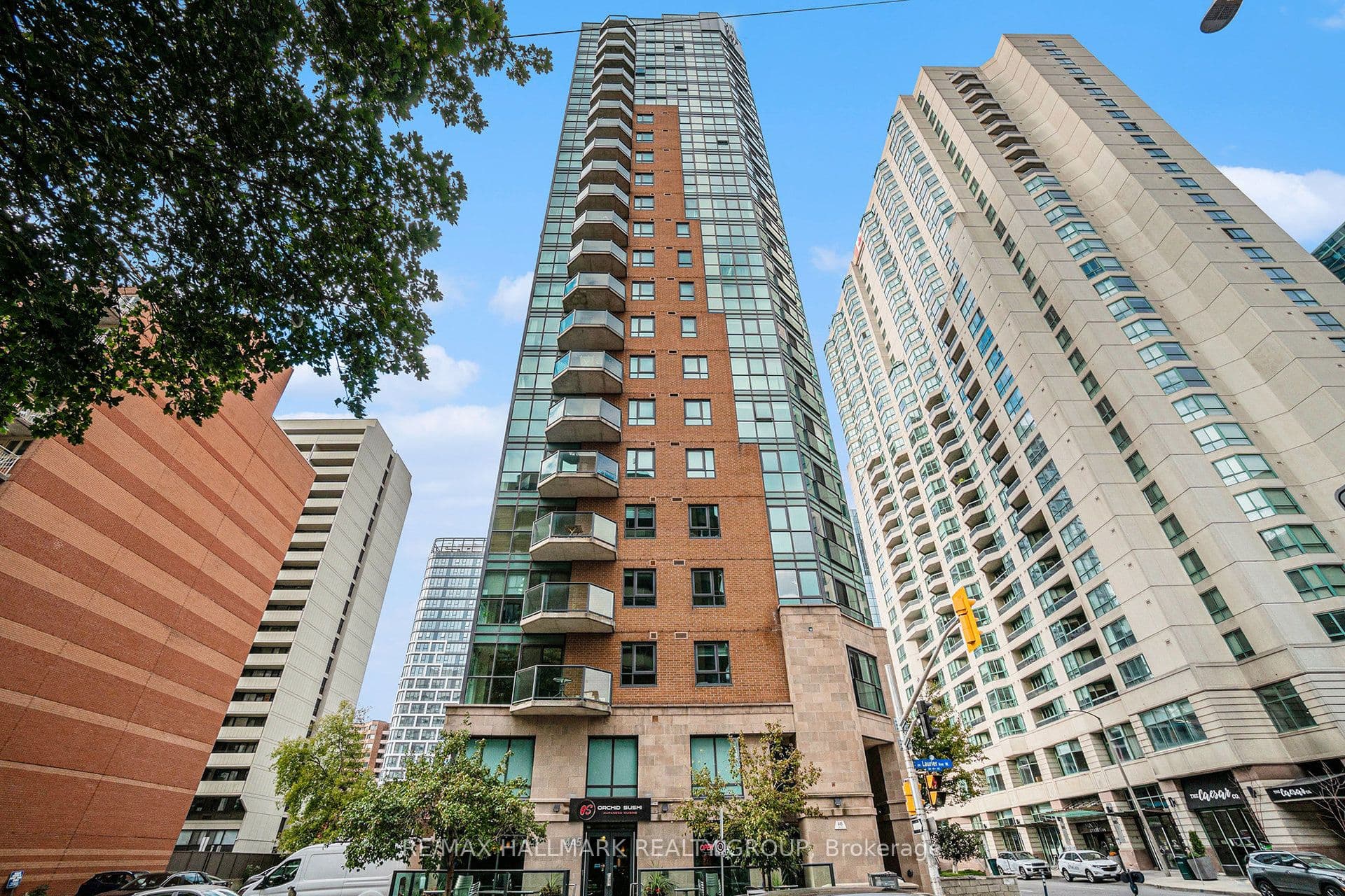 Unit PH#4 445 Laurier Avenue photo 1