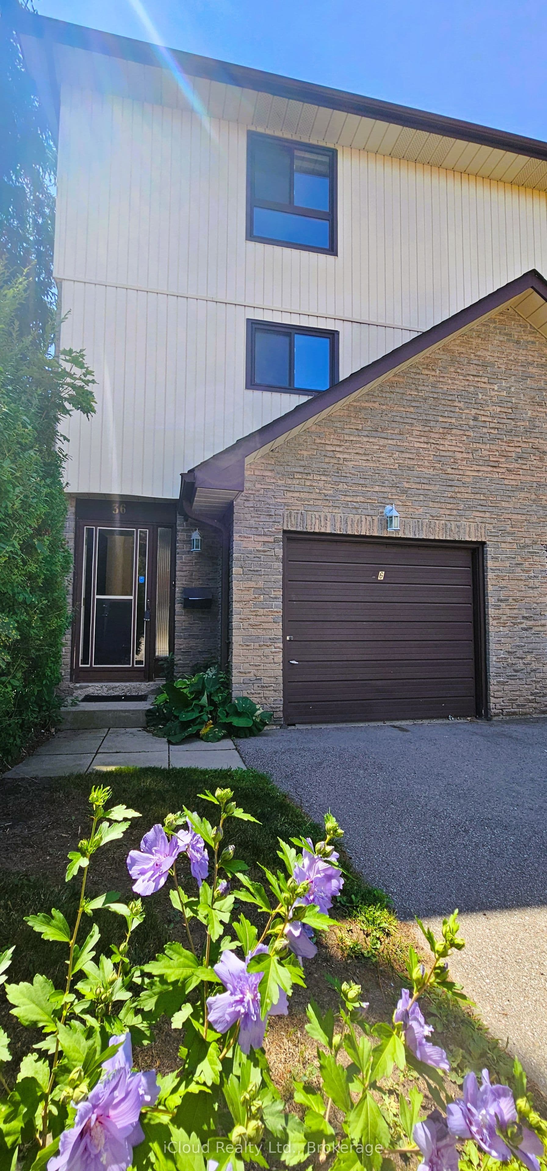 Unit 36 36 Dawson Crescent photo 1