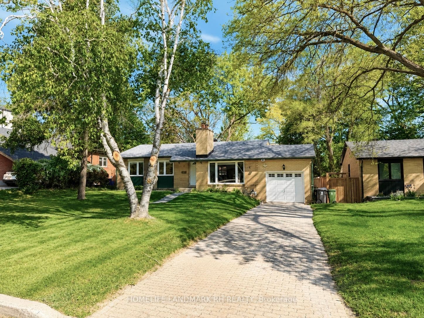 8 Southwell Drive photo 1