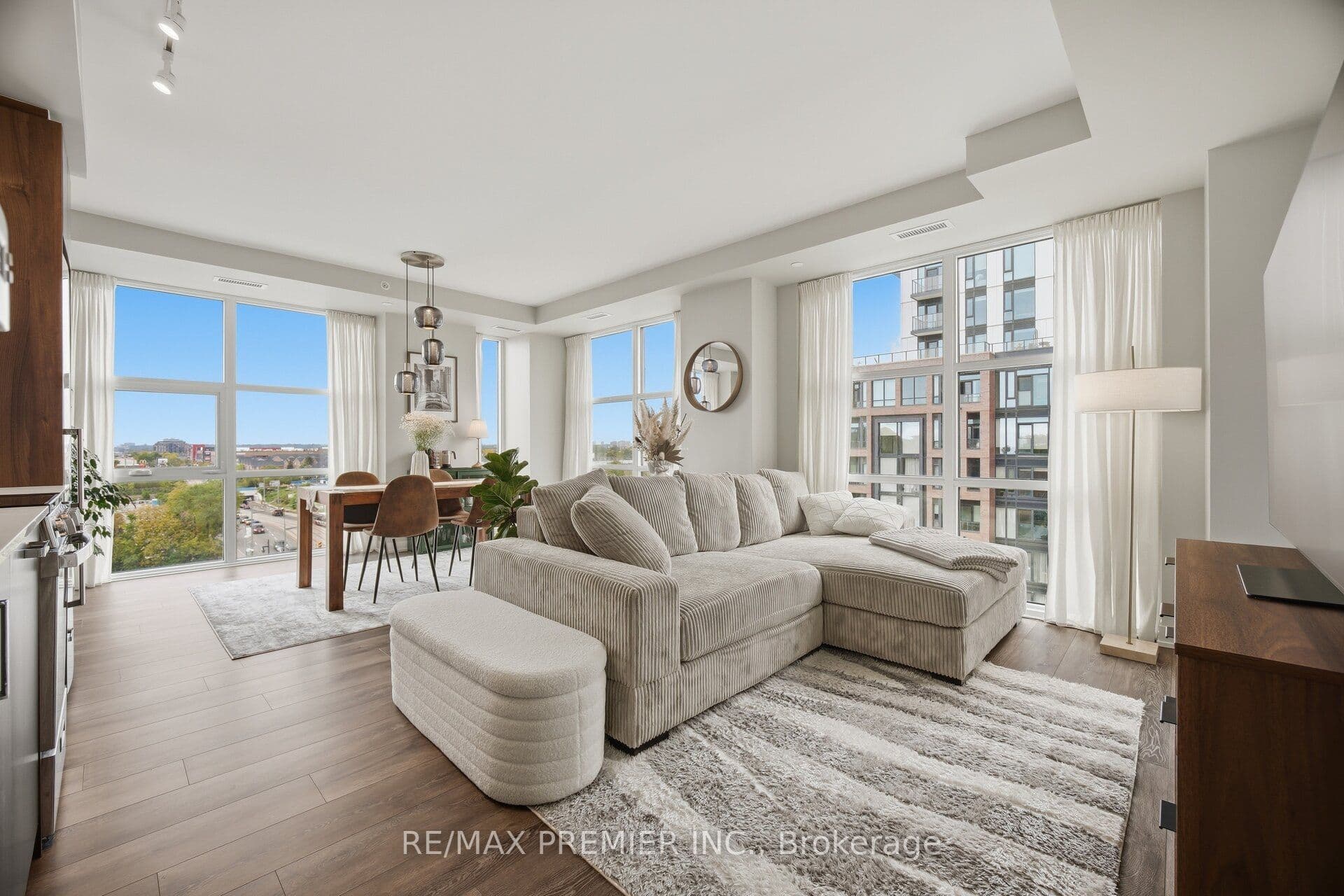 Unit 610 1787 St. Clair Avenue photo 1