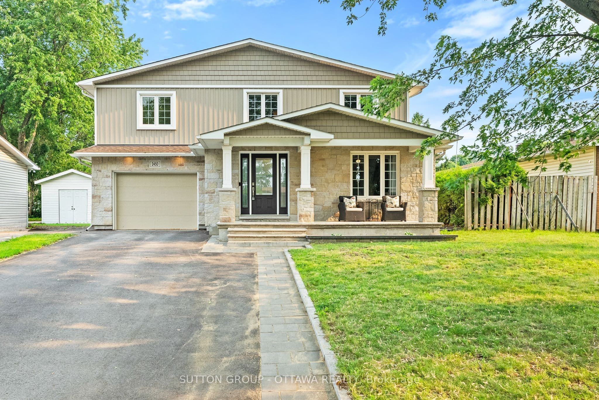 2450 Blackstone Crescent photo 1