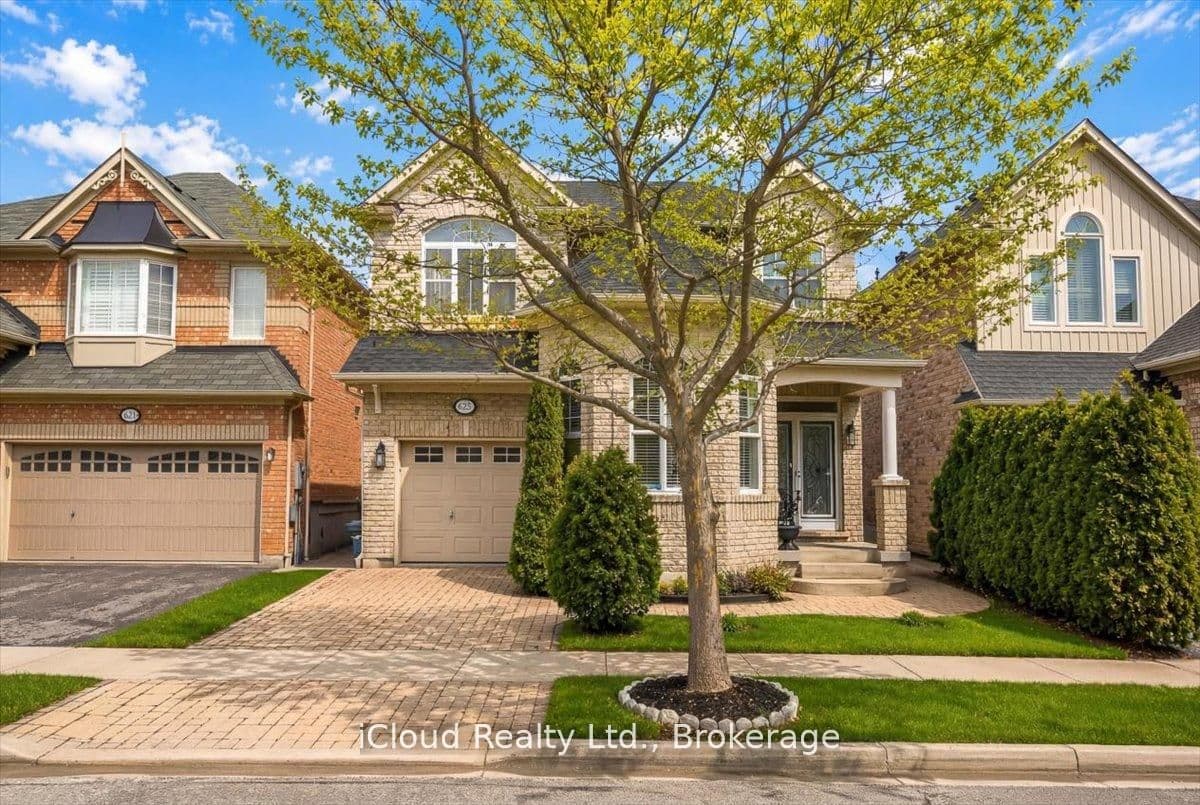 625 Laughren Crescent photo 1