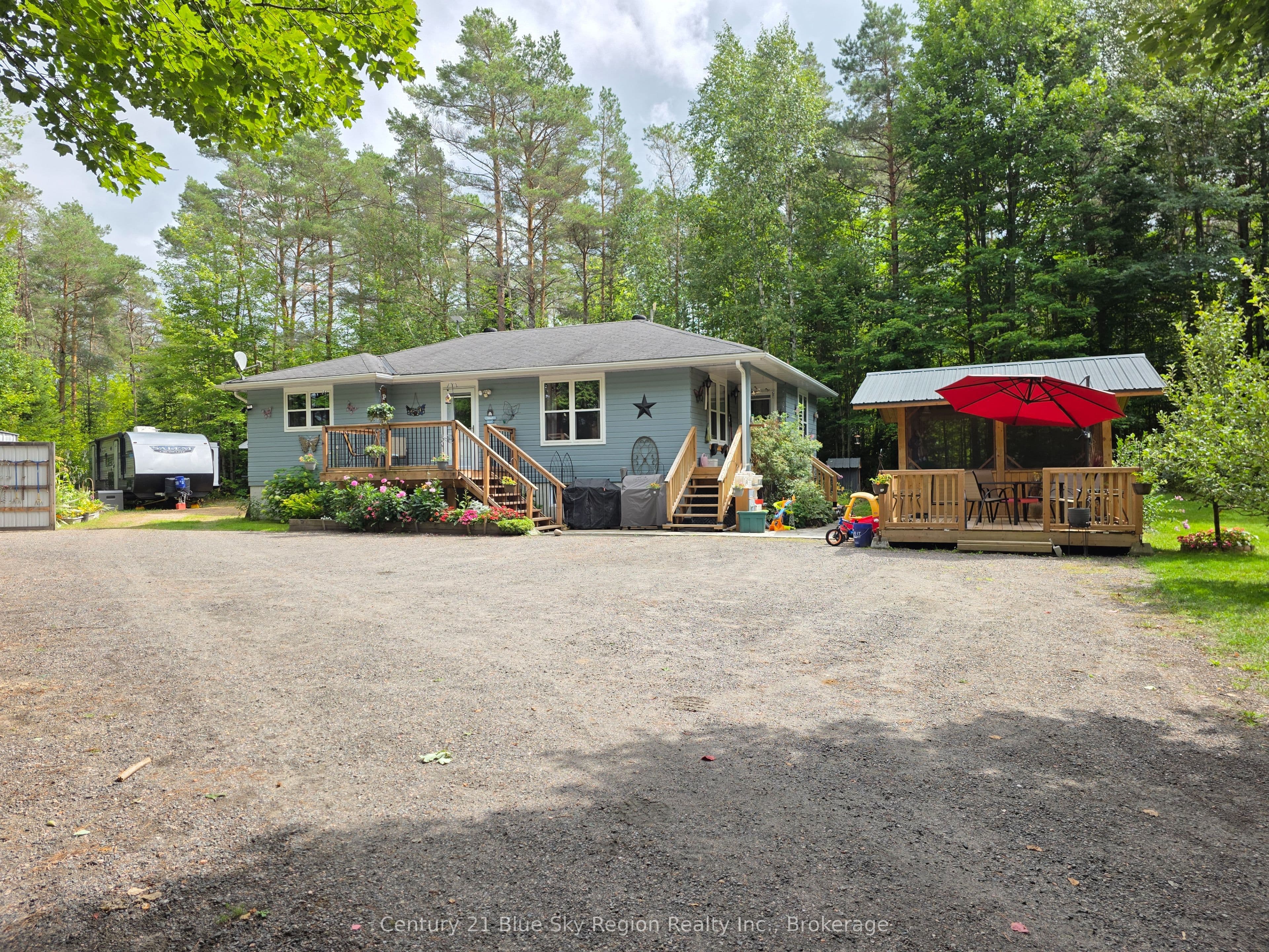 370 Gravelle Road photo 1
