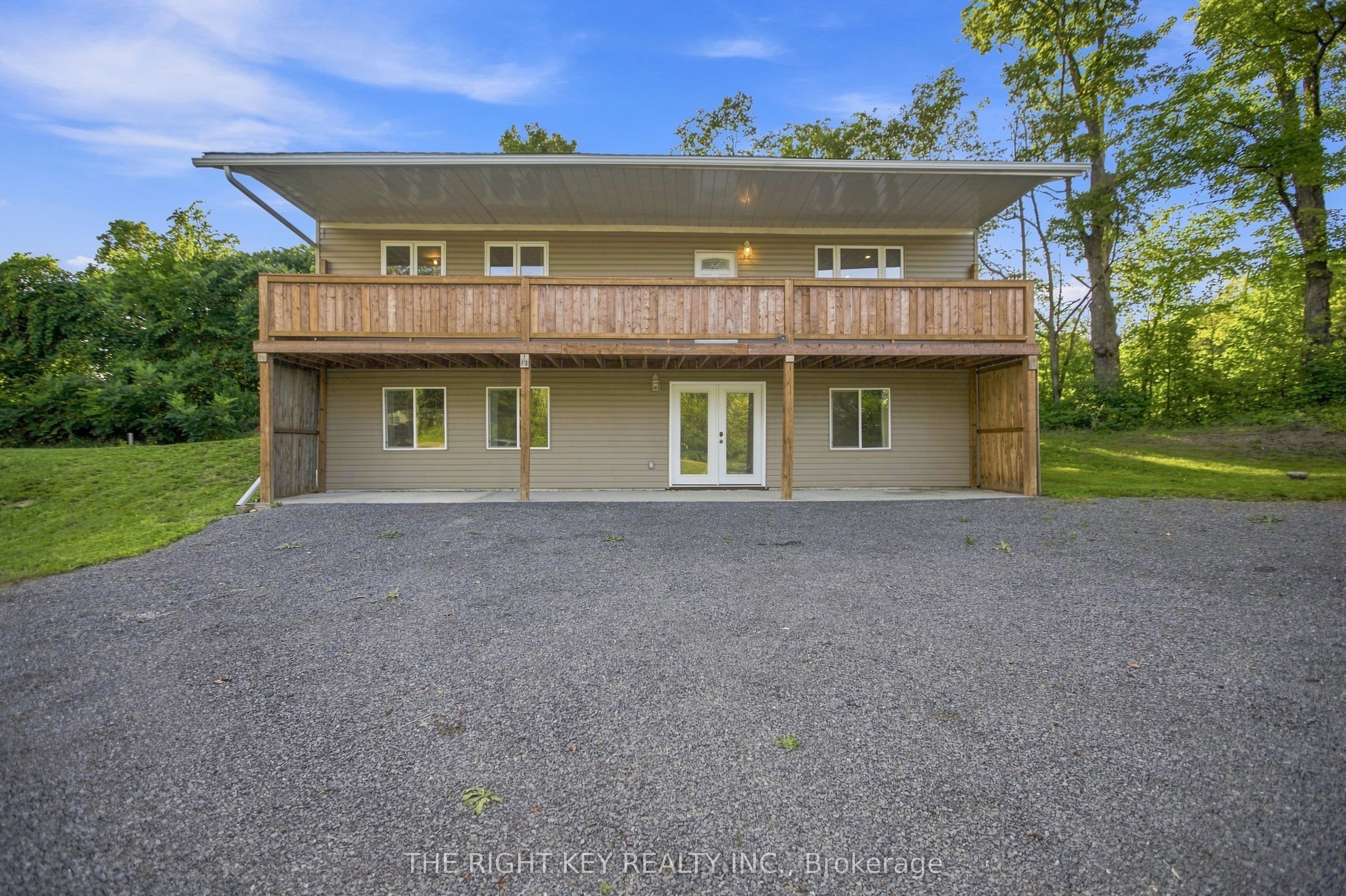 16 Stacey Drive photo 1