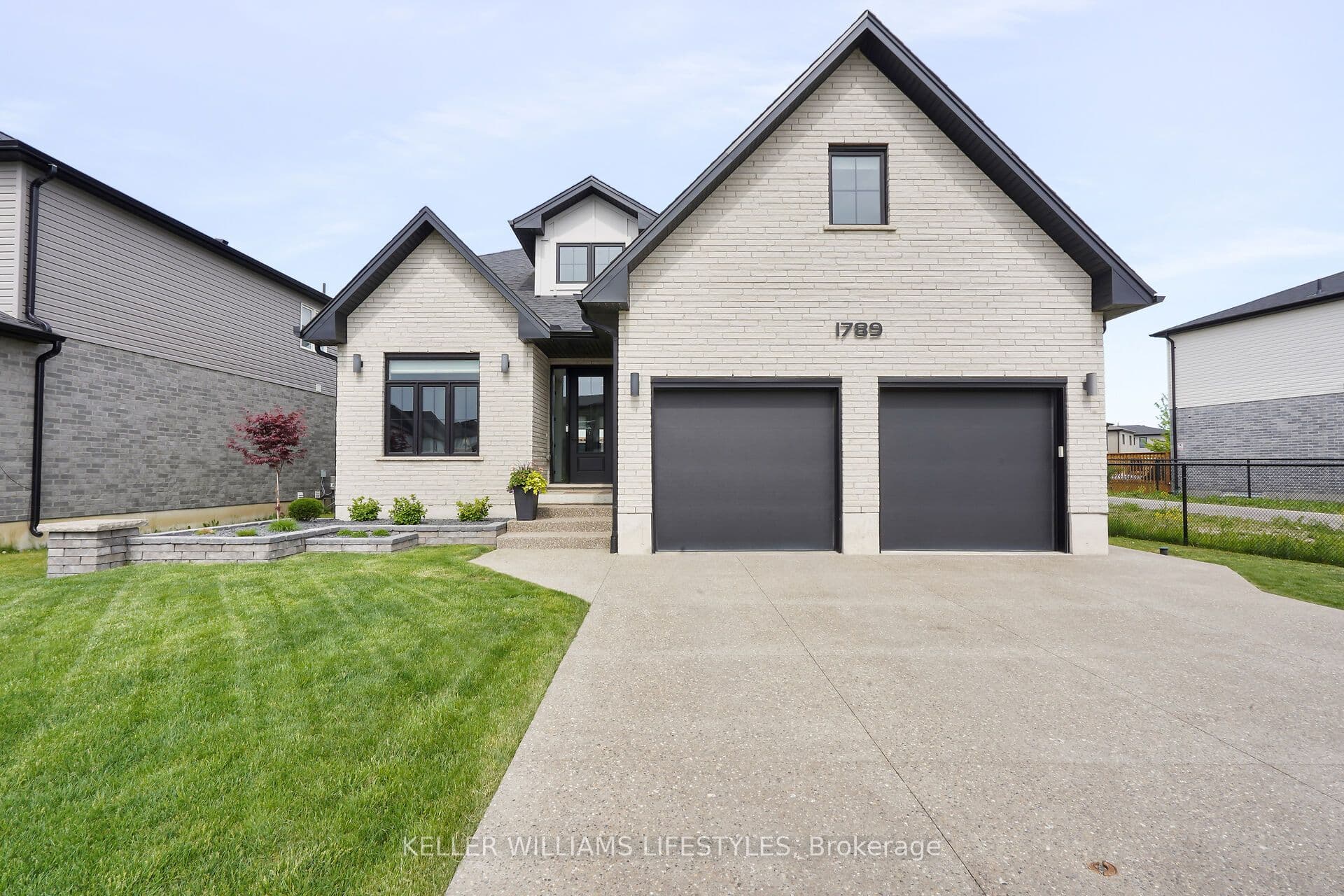 1789 Applerock Avenue photo 1
