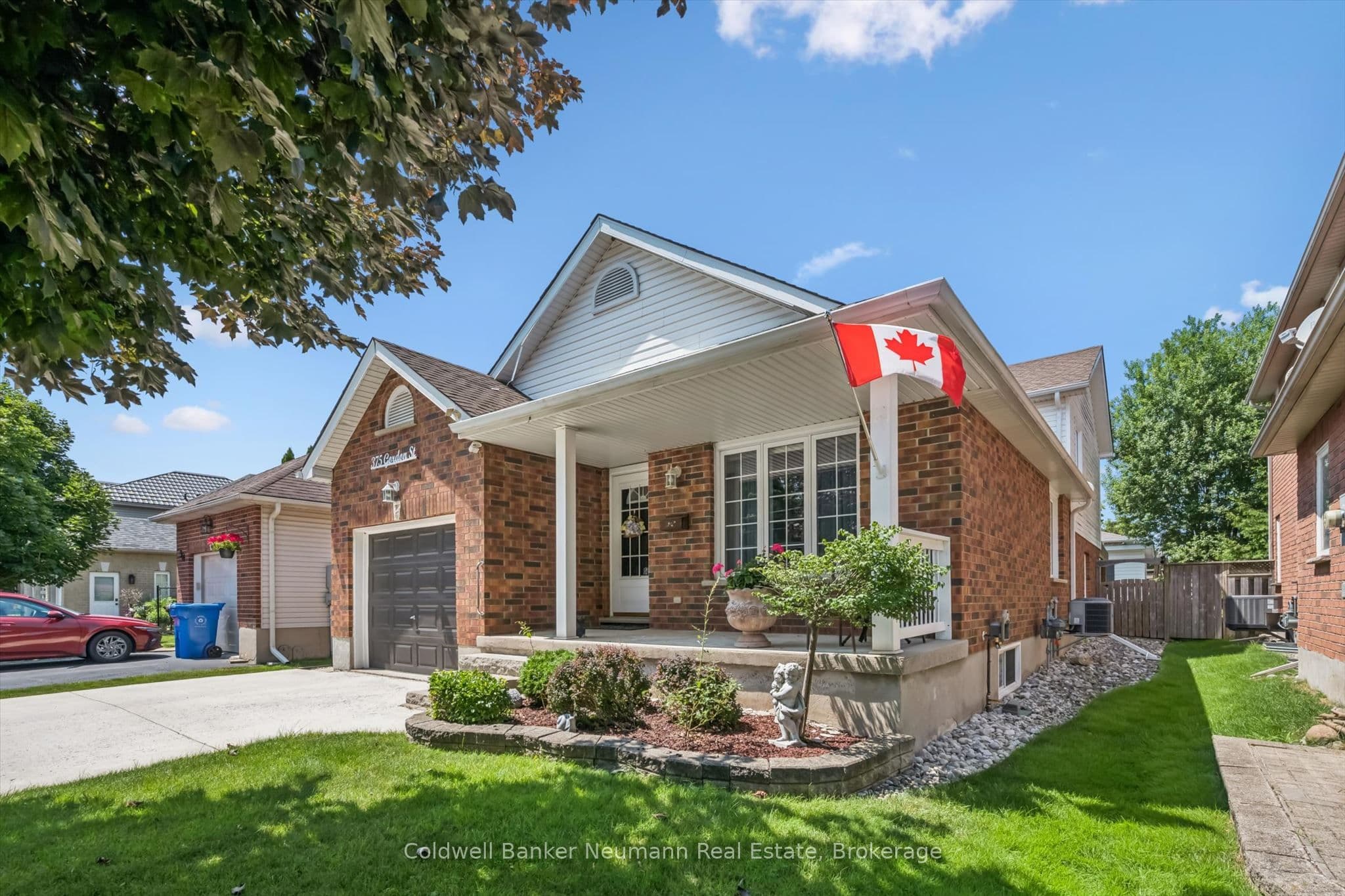 375 Gordon Street photo 1