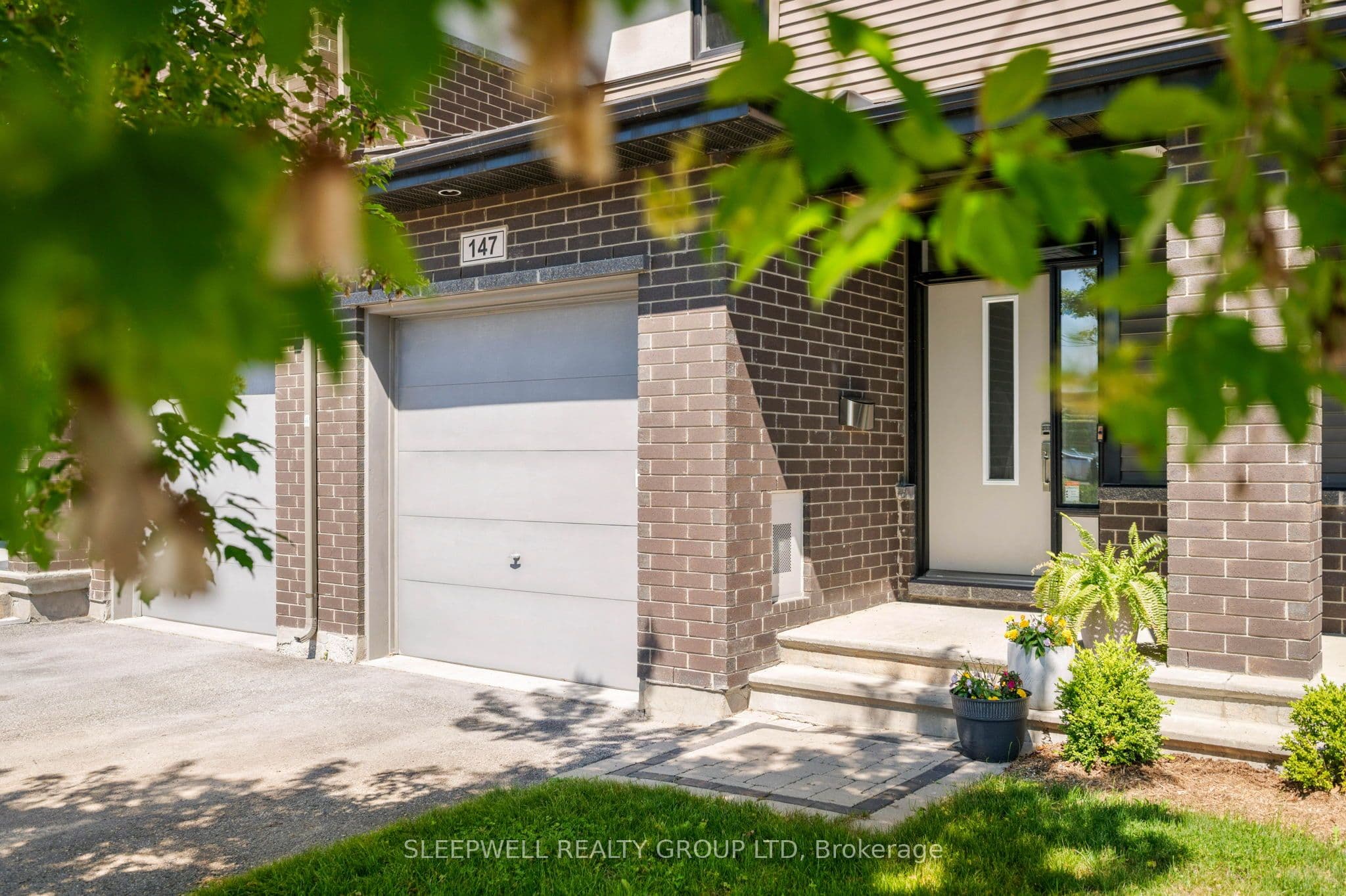 147 Westphalian Avenue photo 1