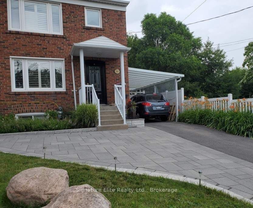 Unit Lower 230 Clonmore Drive photo 1