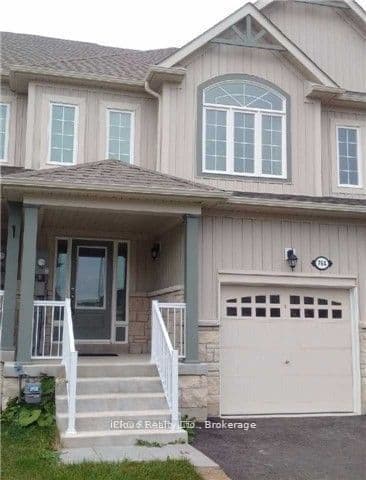 782 Cook Crescent photo 1