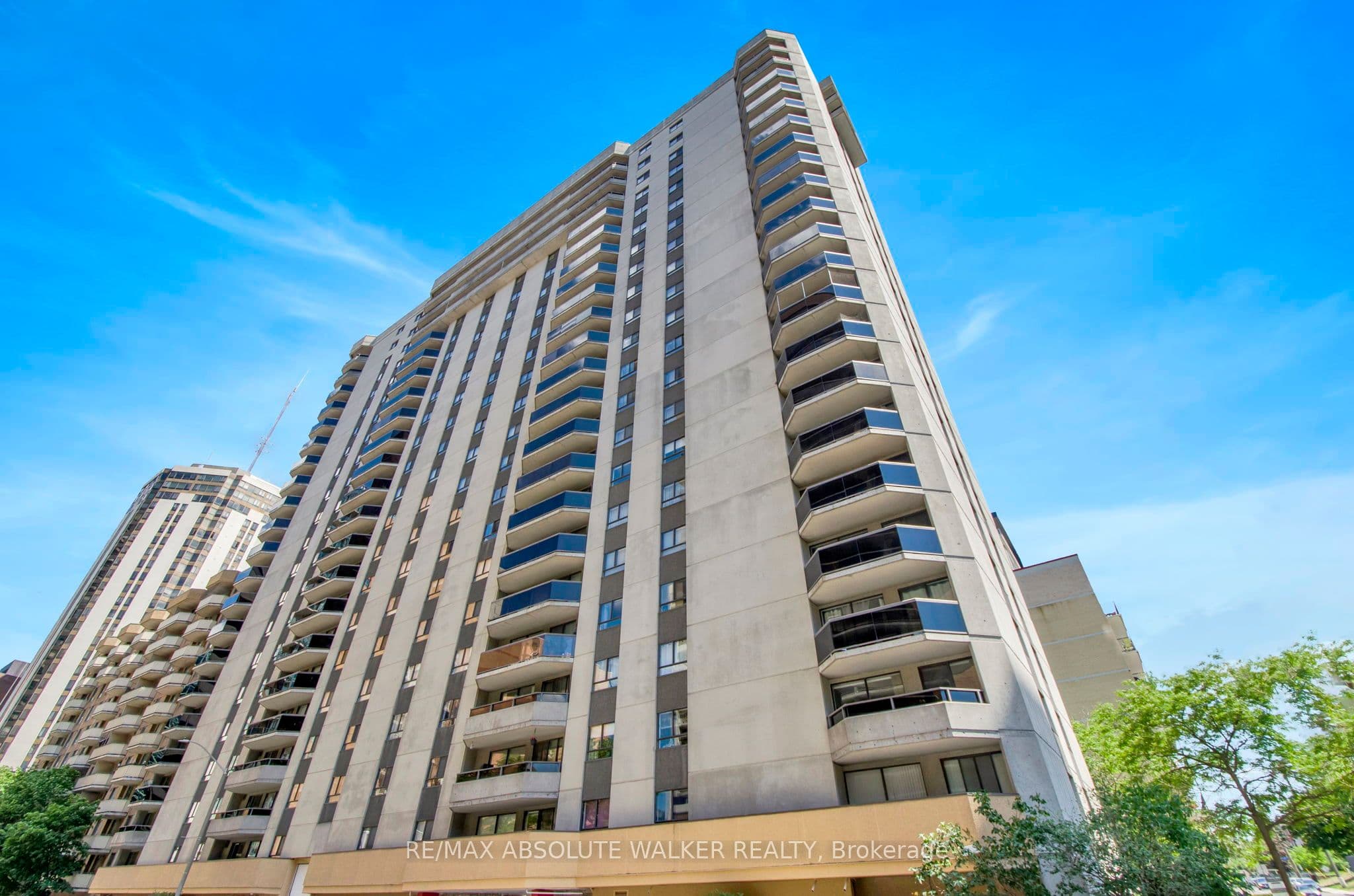 Unit 201 470 Laurier Avenue photo 1