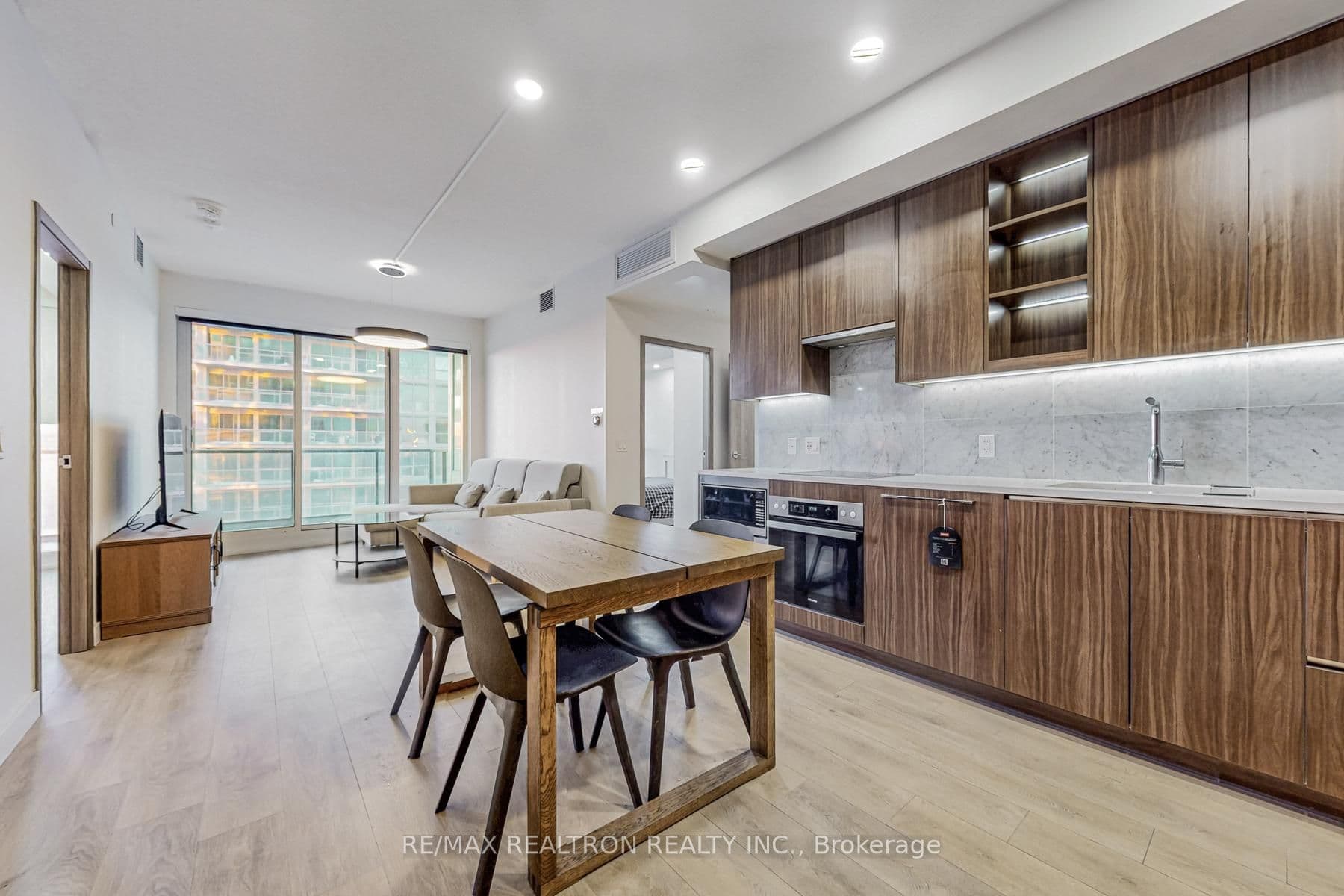 Unit 3106 85 Mcmahon Drive photo 1