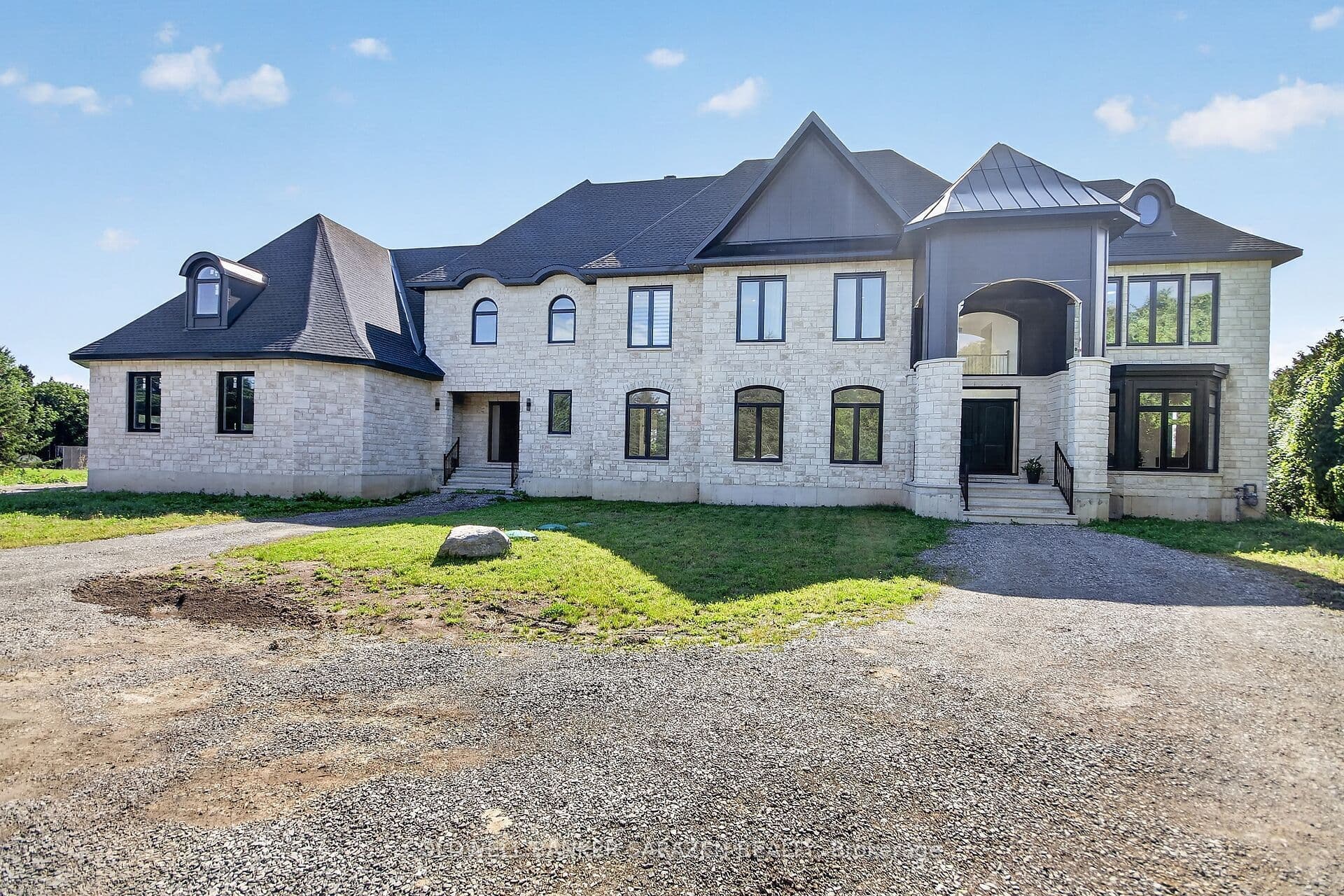 1554 River Road photo 1