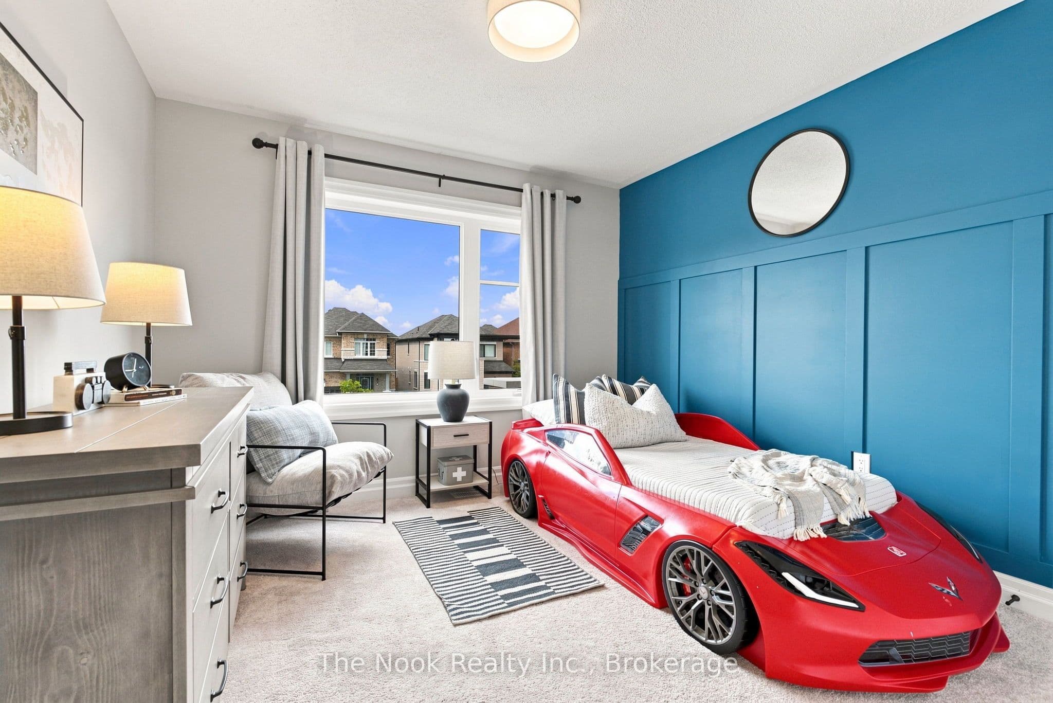 100 Woolacott Lane photo 1