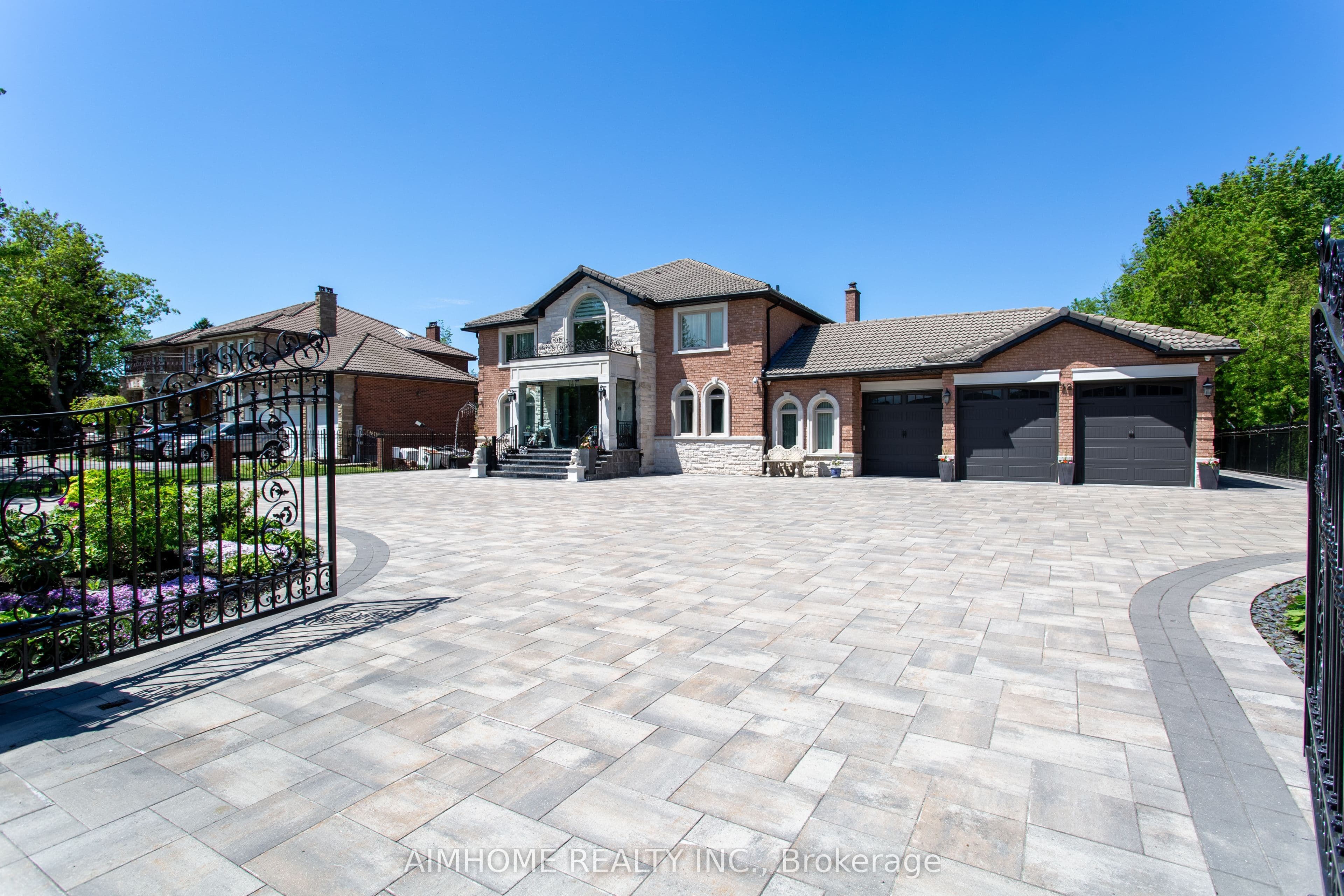 42 Lee Avenue photo 1