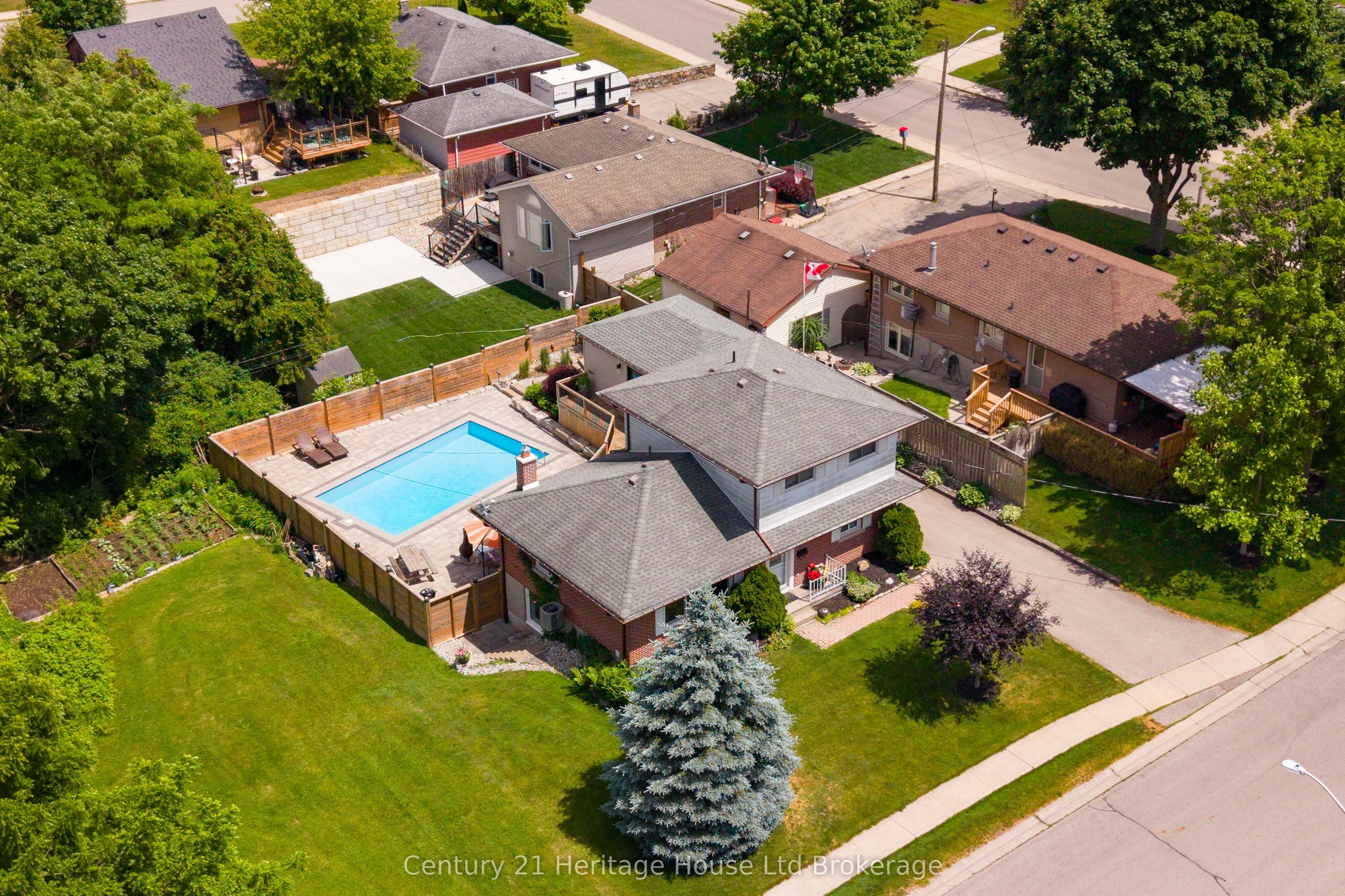 462 Rivercrest Drive photo 1